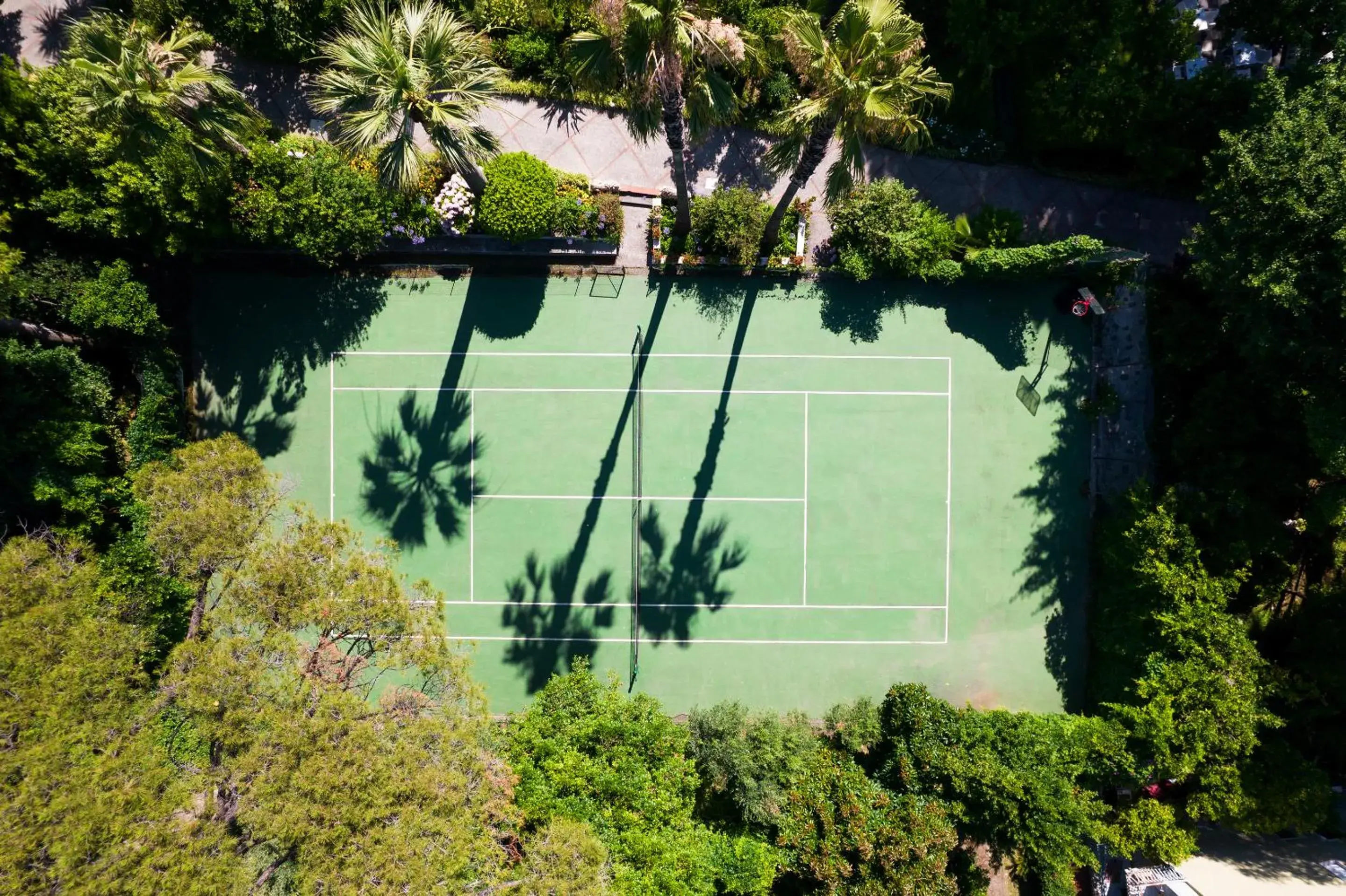 Tennis court in Grand Hotel Cocumella