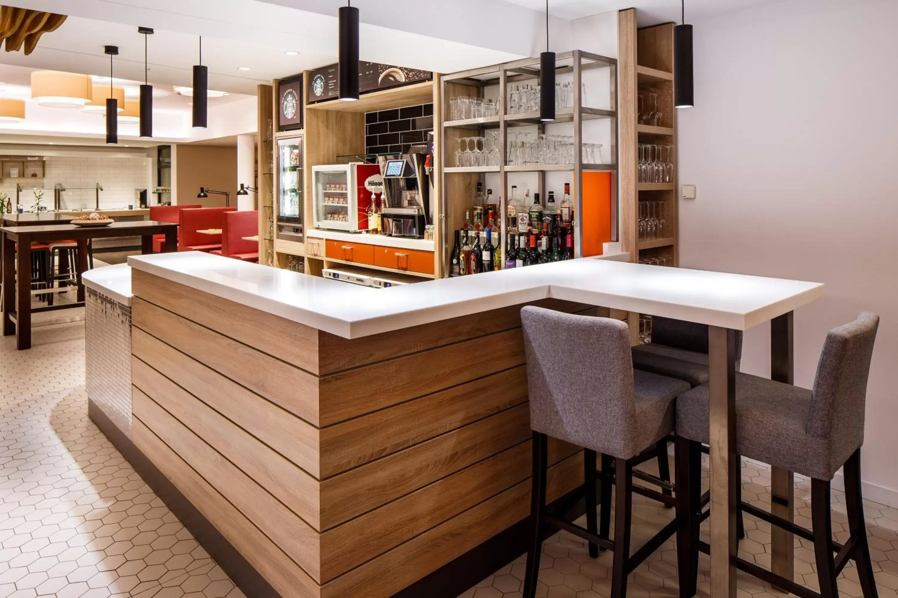 Lounge or bar, Lounge/Bar in Holiday Inn Dresden - City South, an IHG Hotel