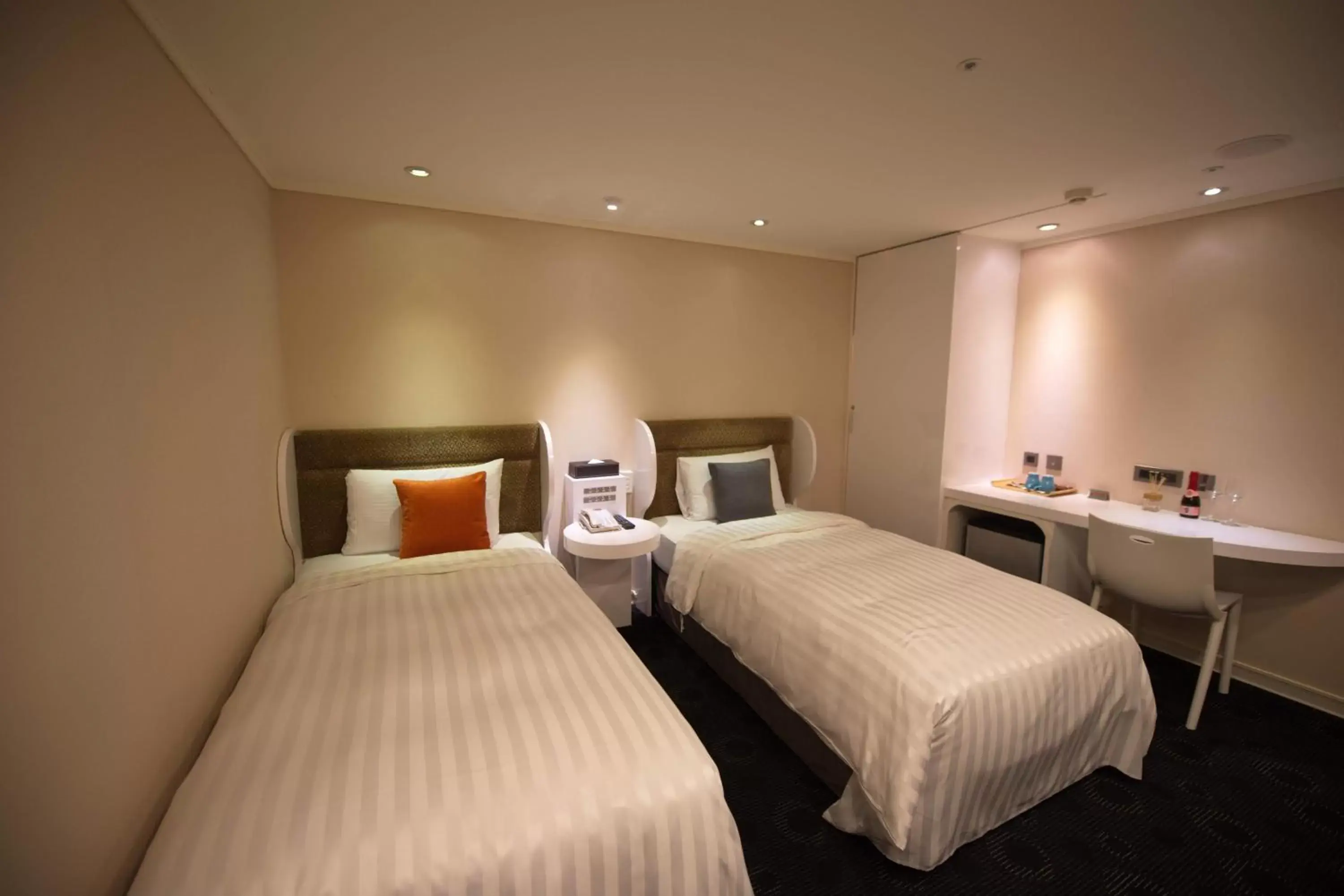 Photo of the whole room, Bed in Ximen Airline Hotel