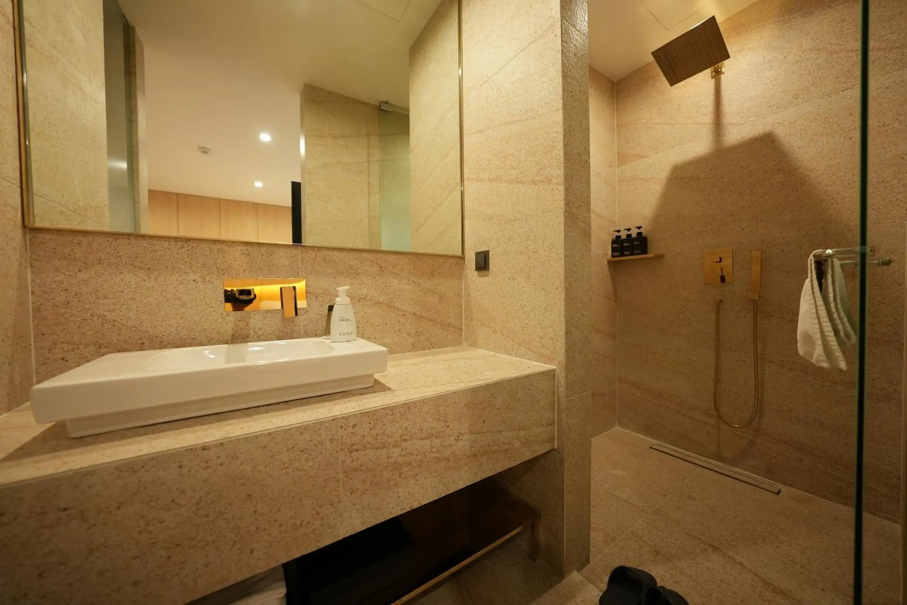 Bathroom in Jongno Amare Hotel