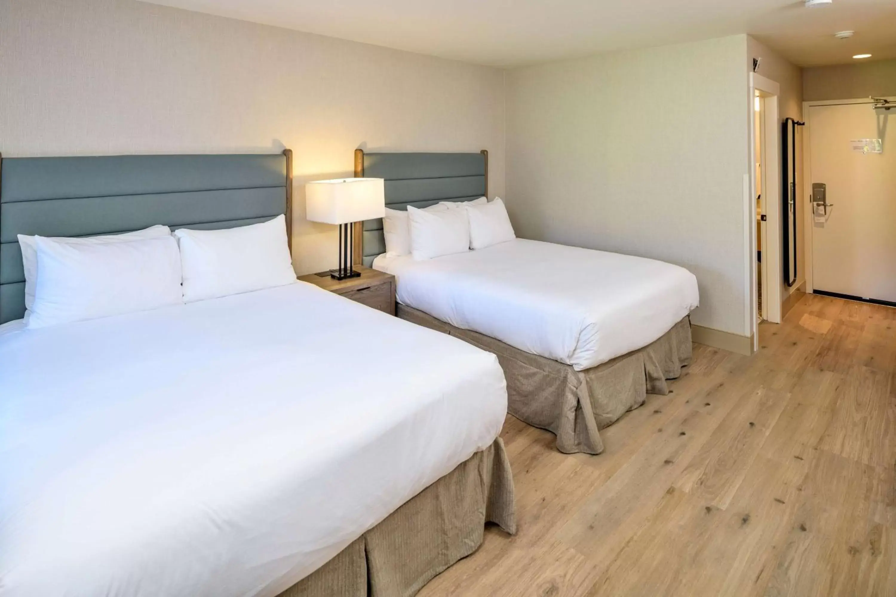 Photo of the whole room, Bed in Ramada by Wyndham Penticton Hotel & Suites