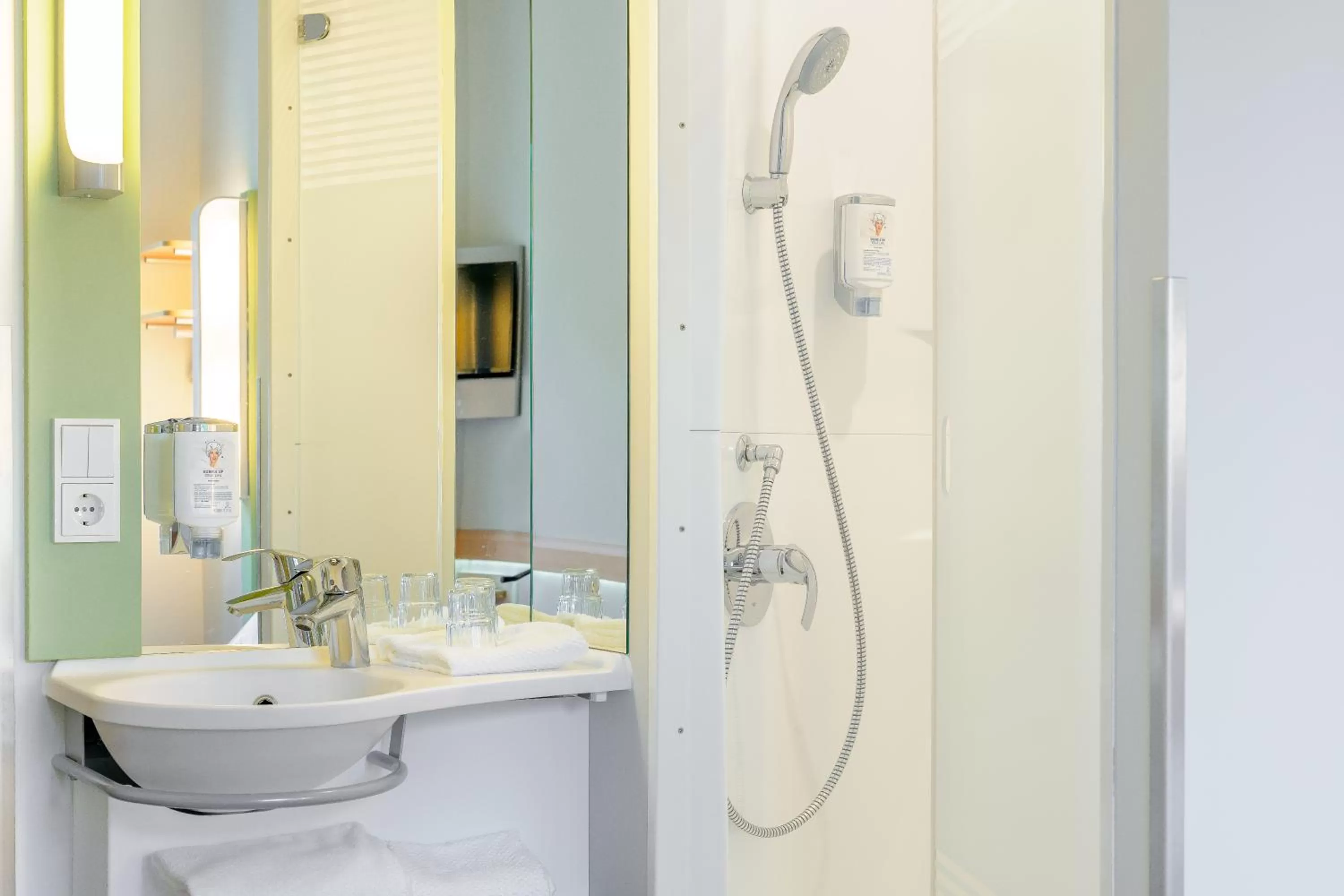 Photo of the whole room in ibis budget Frankfurt City Ost