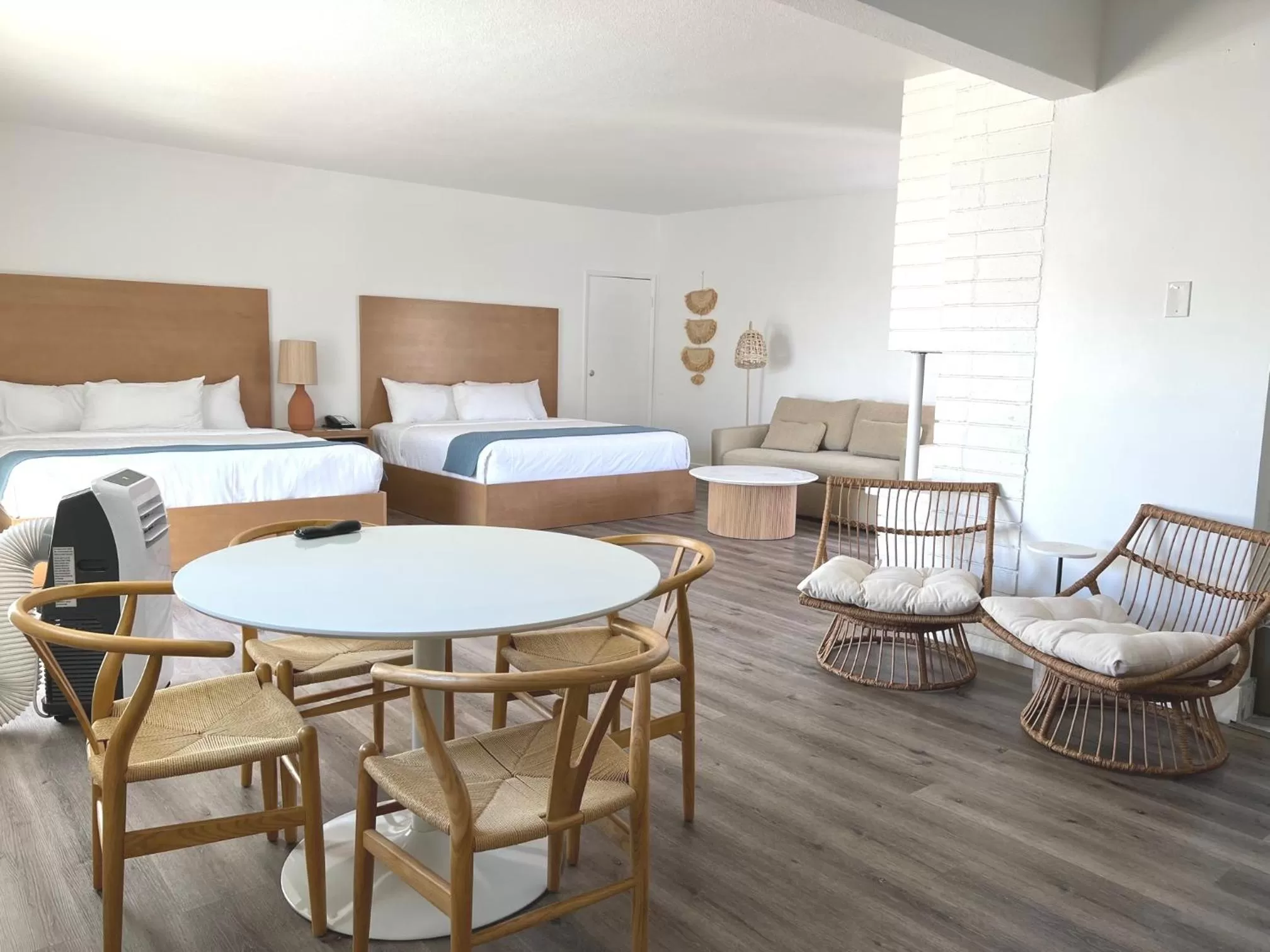 Dining area, Bed in Capri Laguna on the Beach - A Boutique Hotel