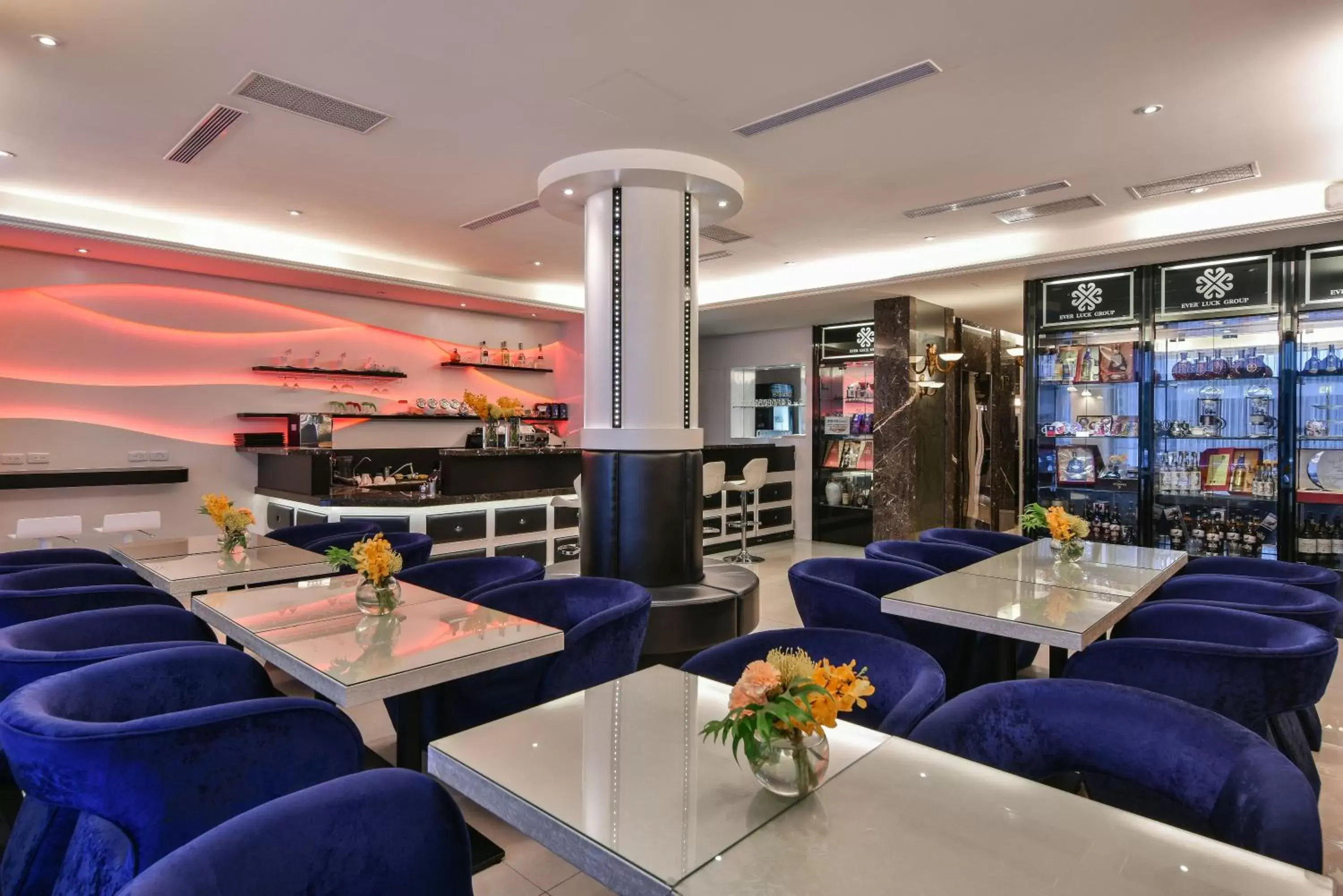 Lounge or bar in Harmonious Hotel Lounge or bar in Harmonious Hotel