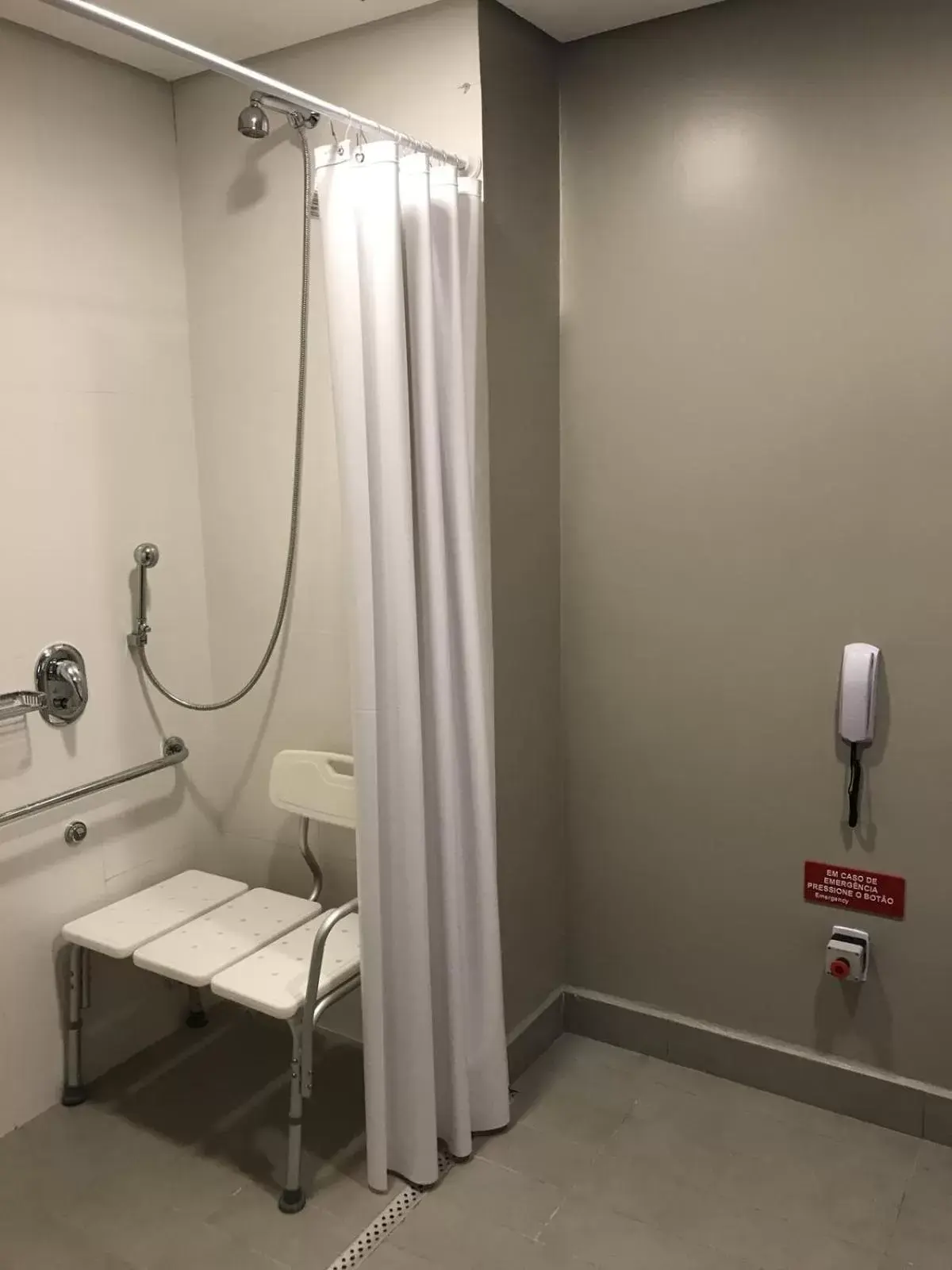 Shower, Bathroom in ibis Tatui