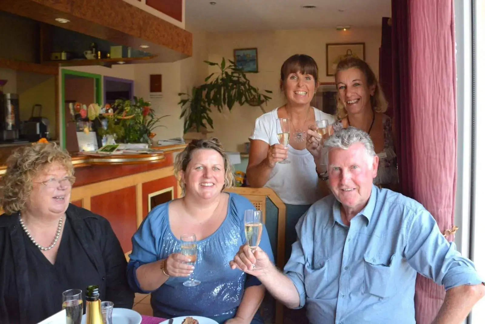 Guests in Kyriad Hotel - Restaurant Carentan