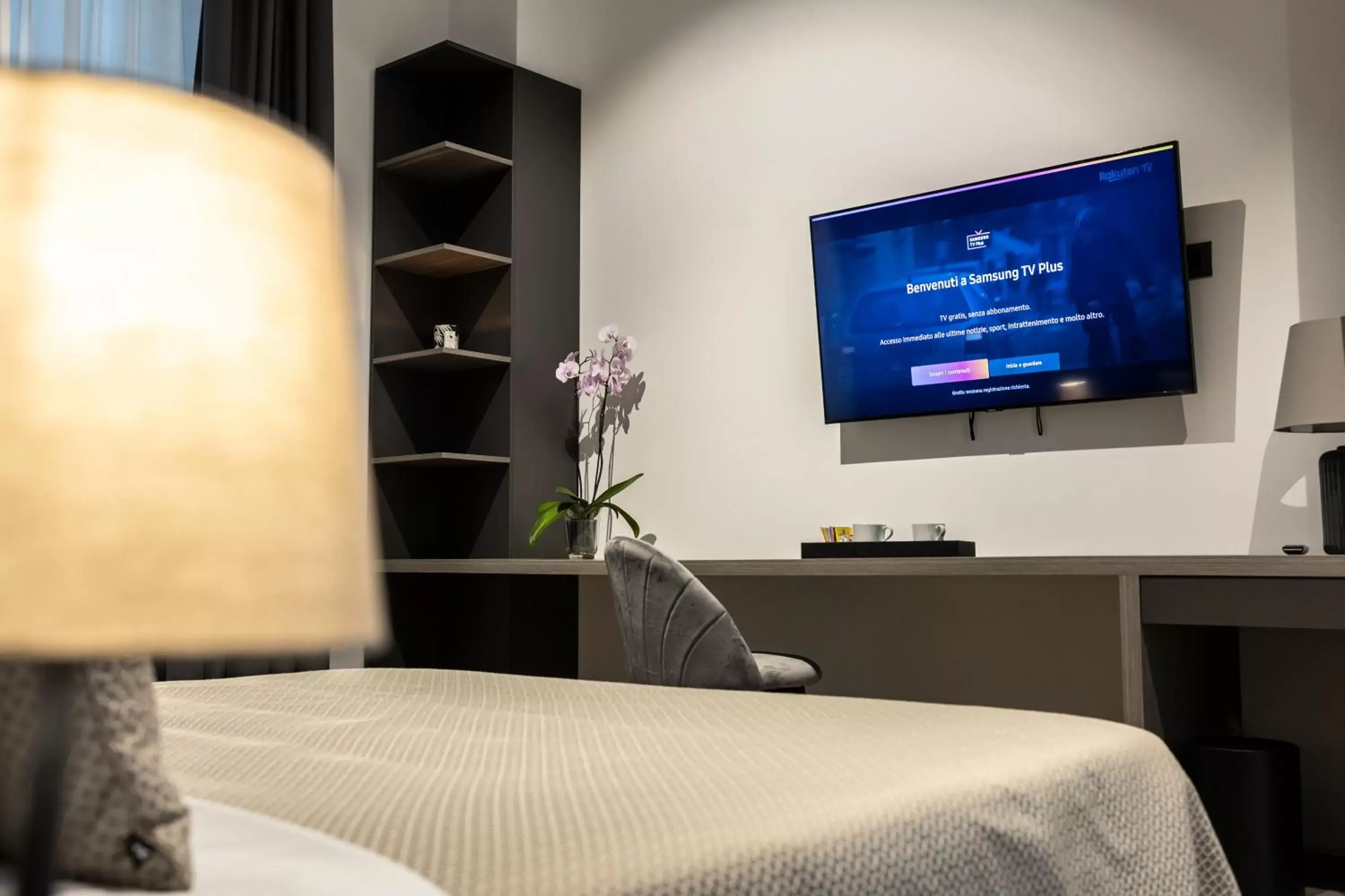 TV and multimedia, Bed in Corso 84 Luxury Suites