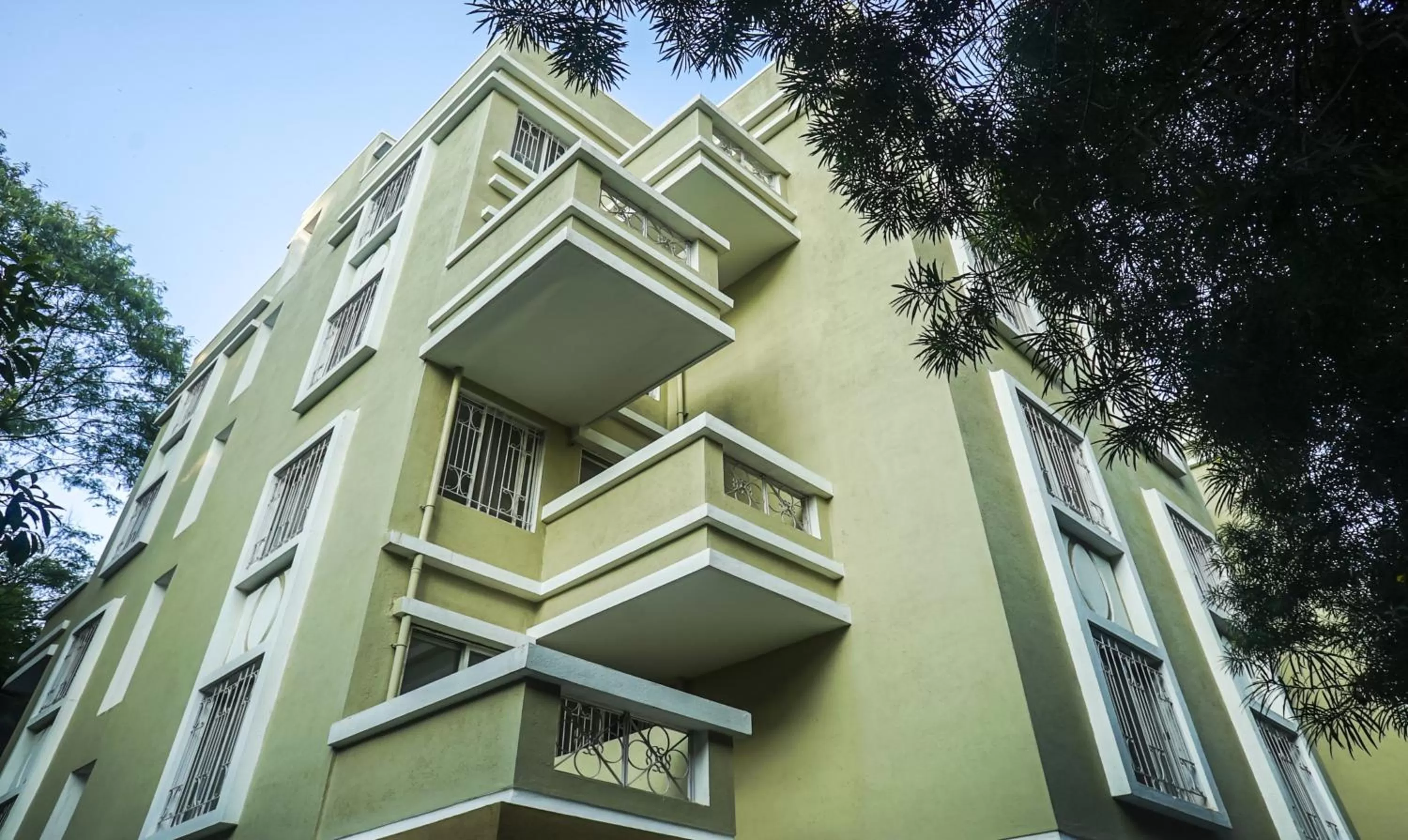 Property building in Treebo Luxe Suite, Shivaji Nagar