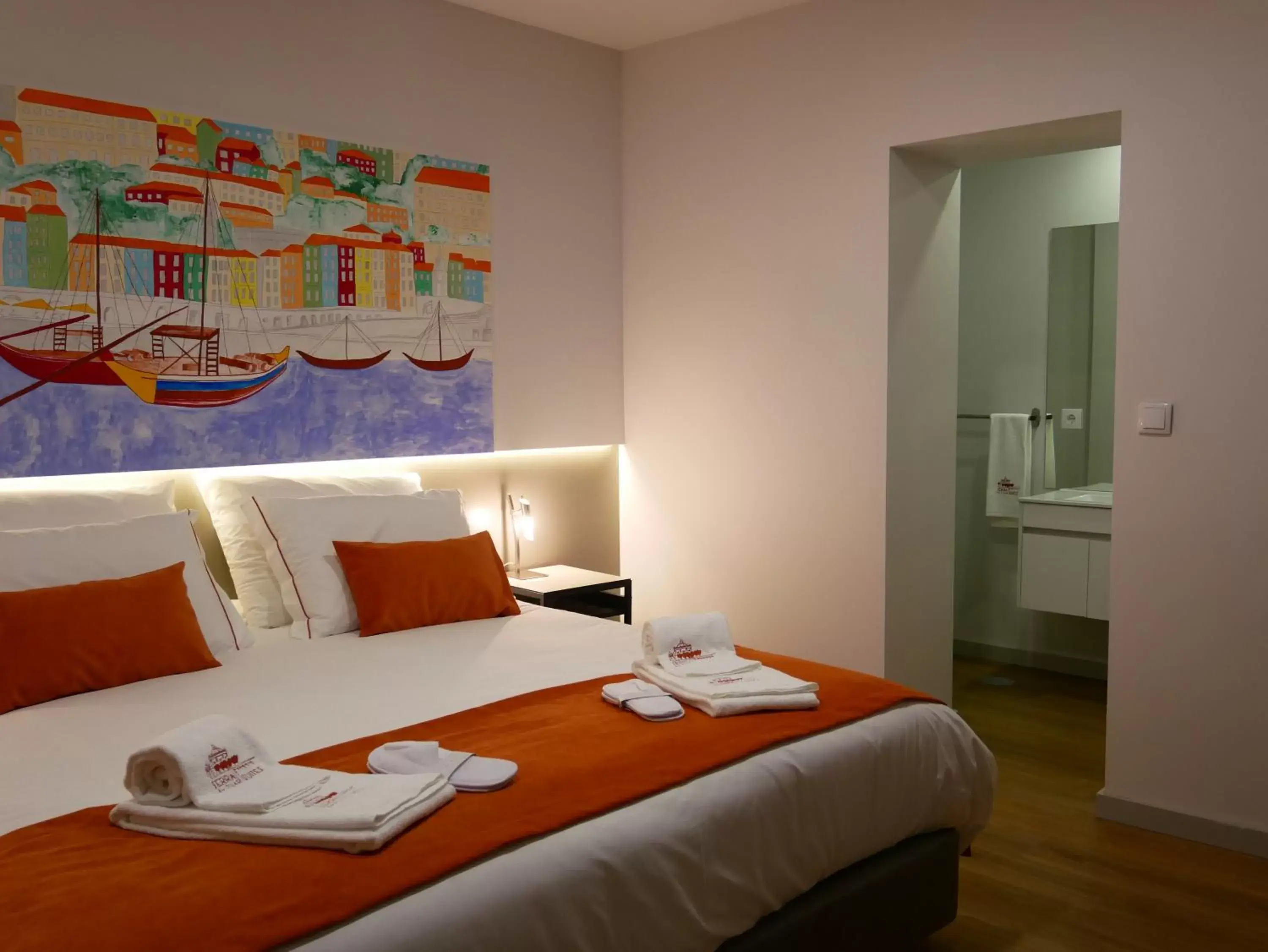 Bedroom, Bed in Serra do Pilar Porto Suites