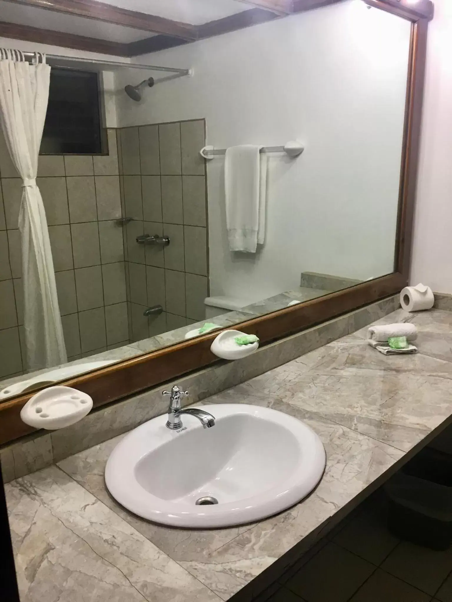 Bathroom in Hotel Ambassador