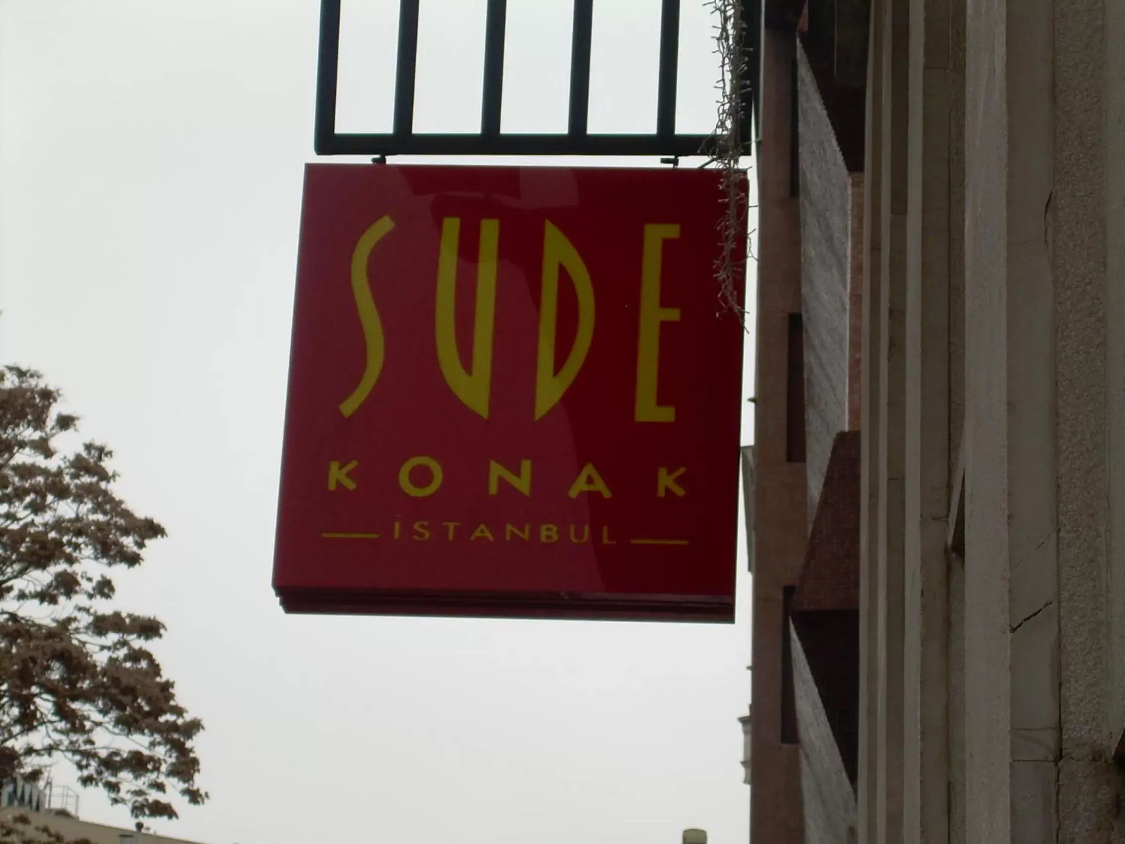 Logo/Certificate/Sign in Sude Konak