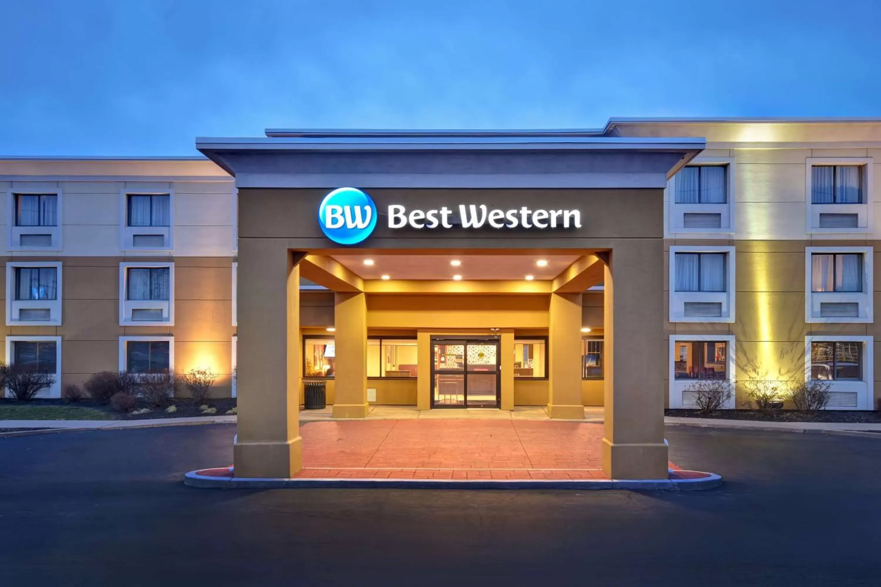 Property Building in Best Western Rochester Marketplace Inn