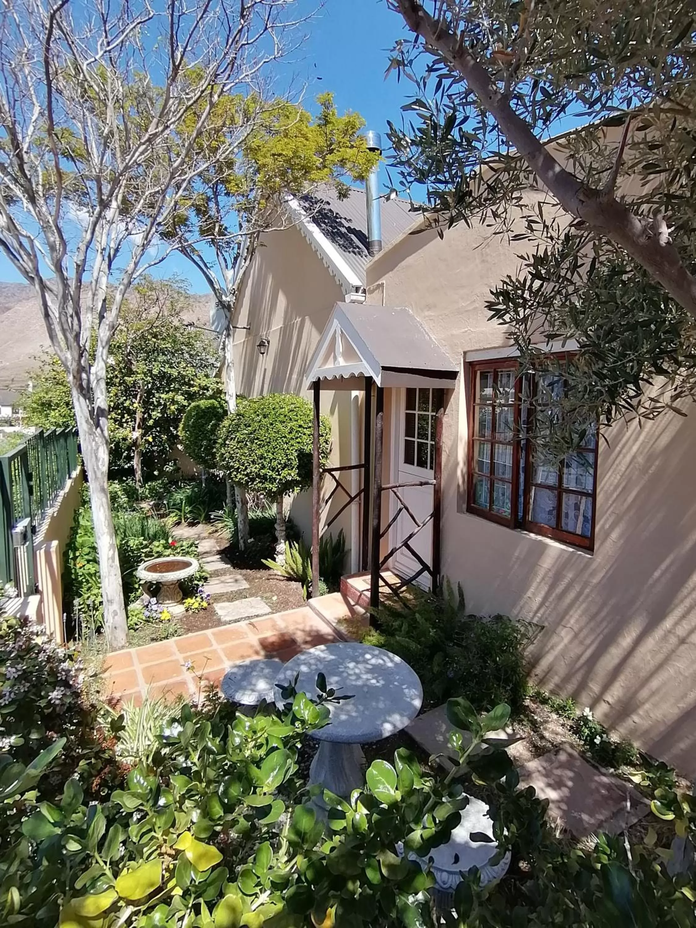 Facade/entrance in Squirrels Corner