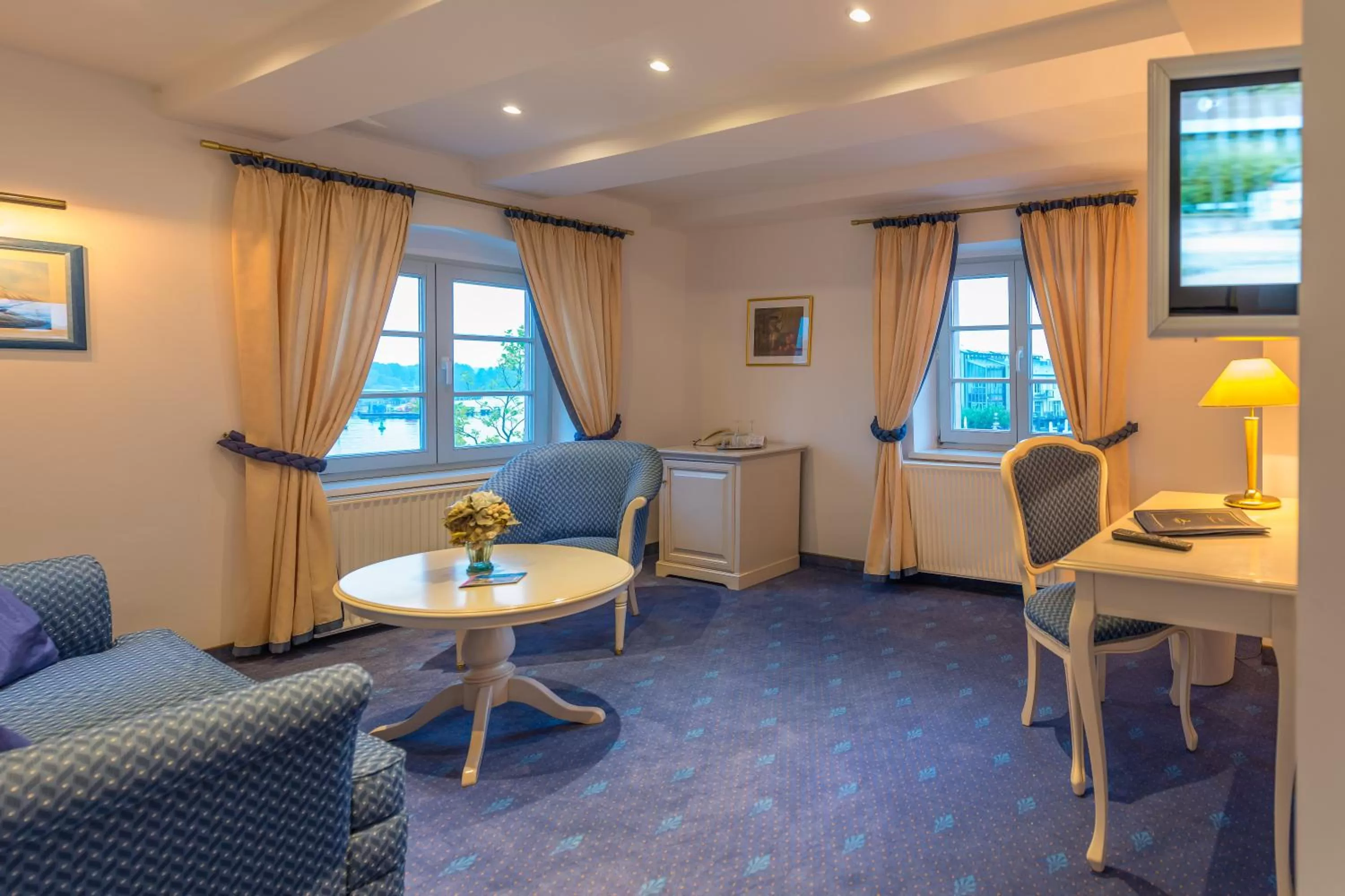 Living room, Seating Area in Hotel Am Yachthafen