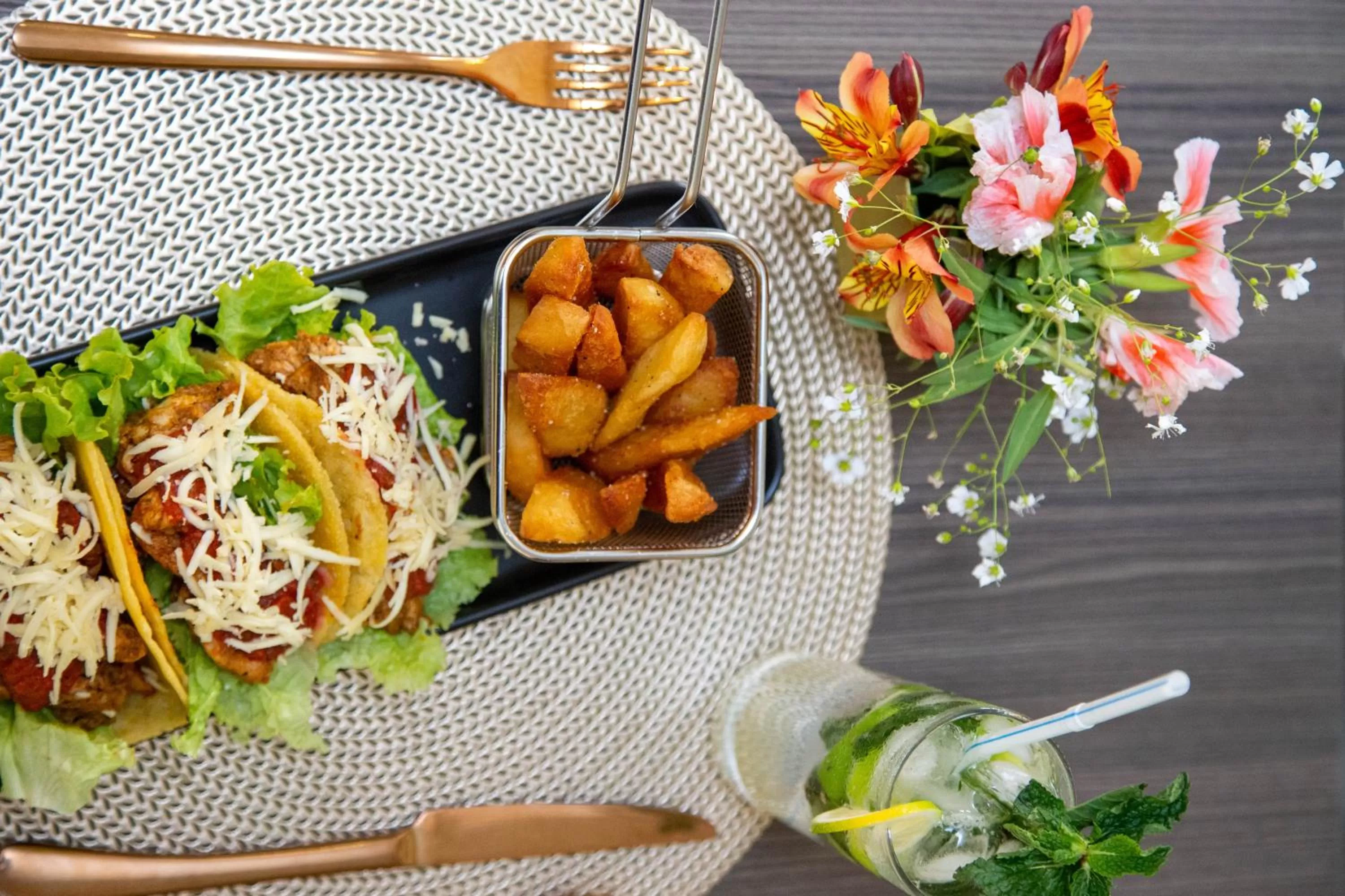 Restaurant/places to eat in Hotel La Villette