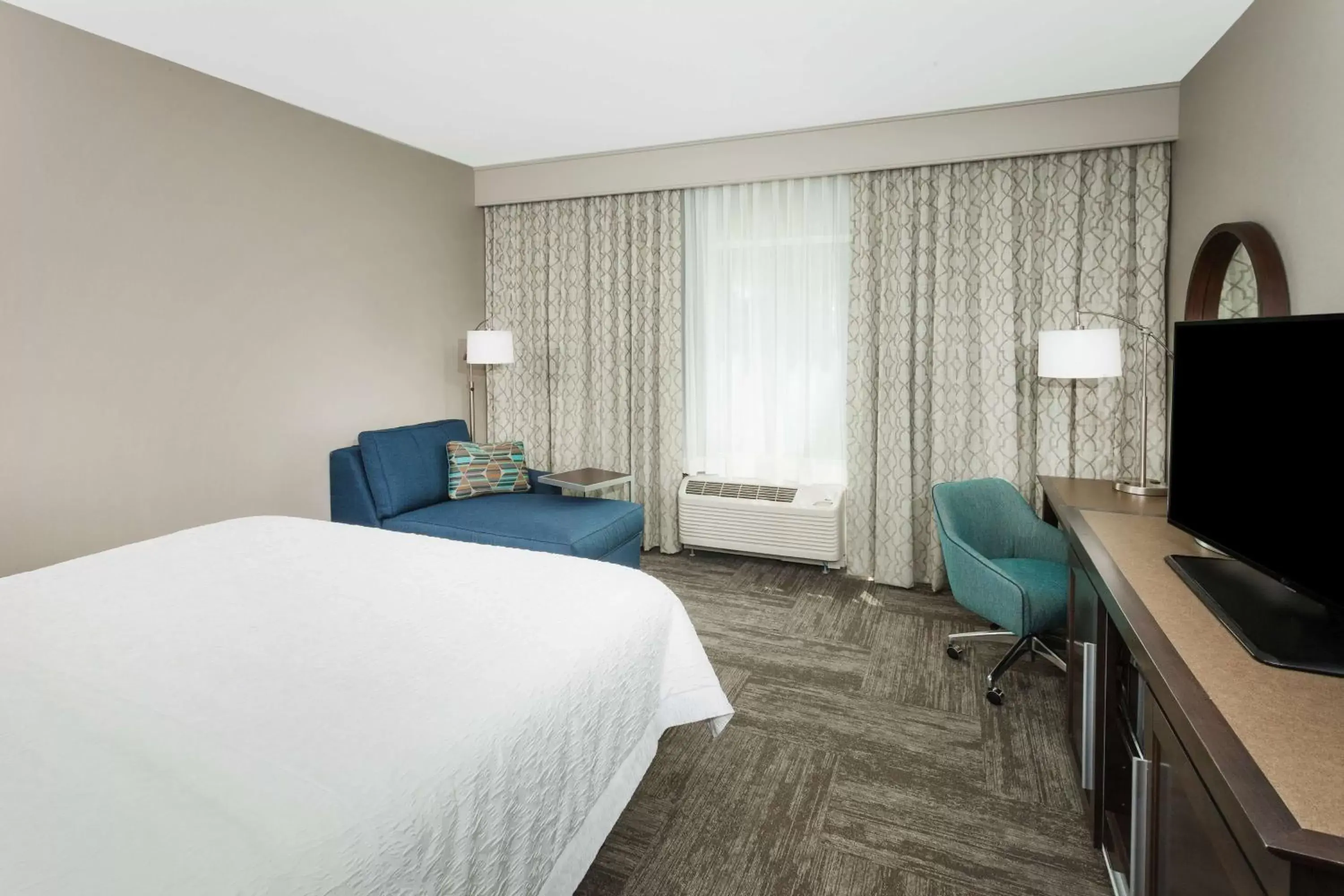 Bed in Hampton Inn Kennebunk Kennebunkport Me Bed in Hampton Inn Kennebunk Kennebunkport Me