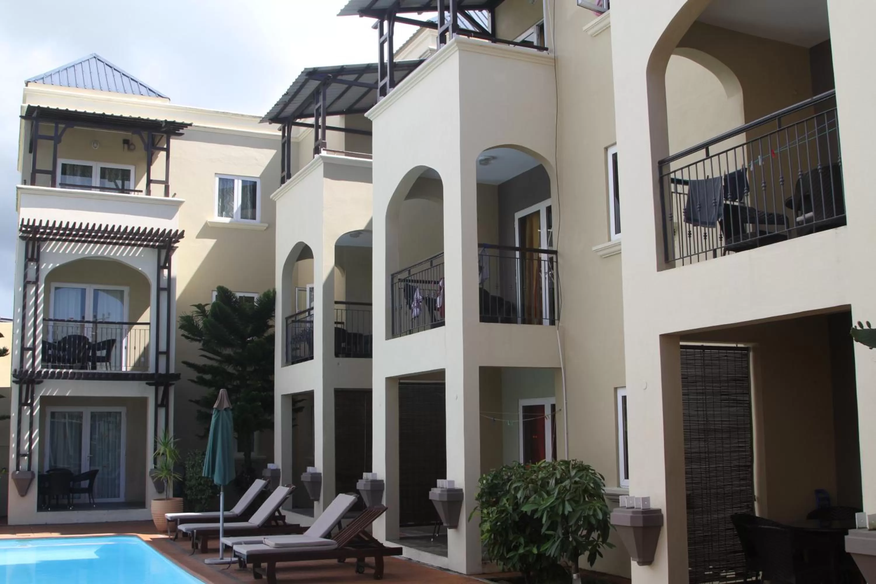 Swimming pool in Villa Narmada