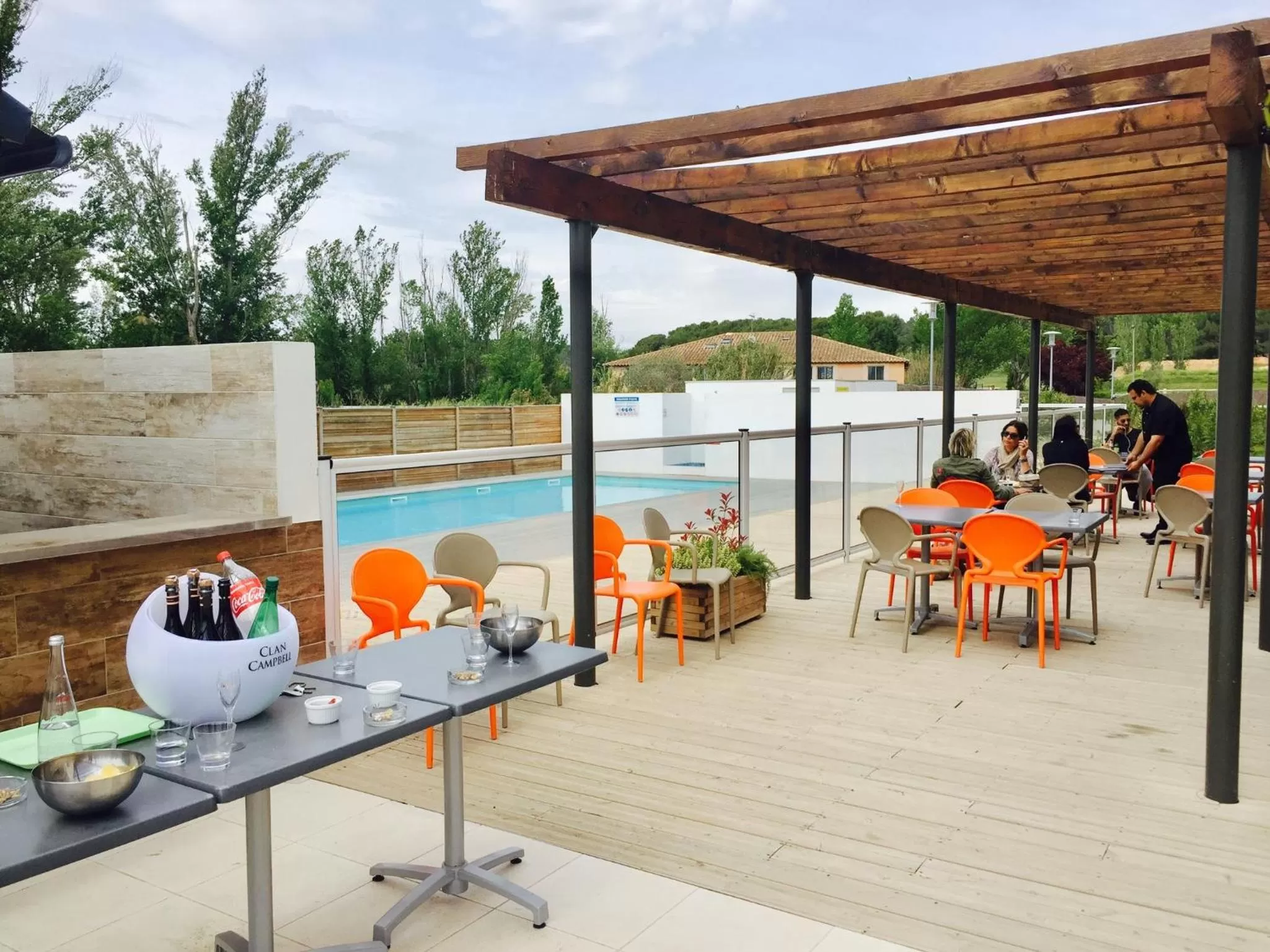 Restaurant/places to eat in Les Terrasses D'Aix - Studio avec Grande Terrasse privée