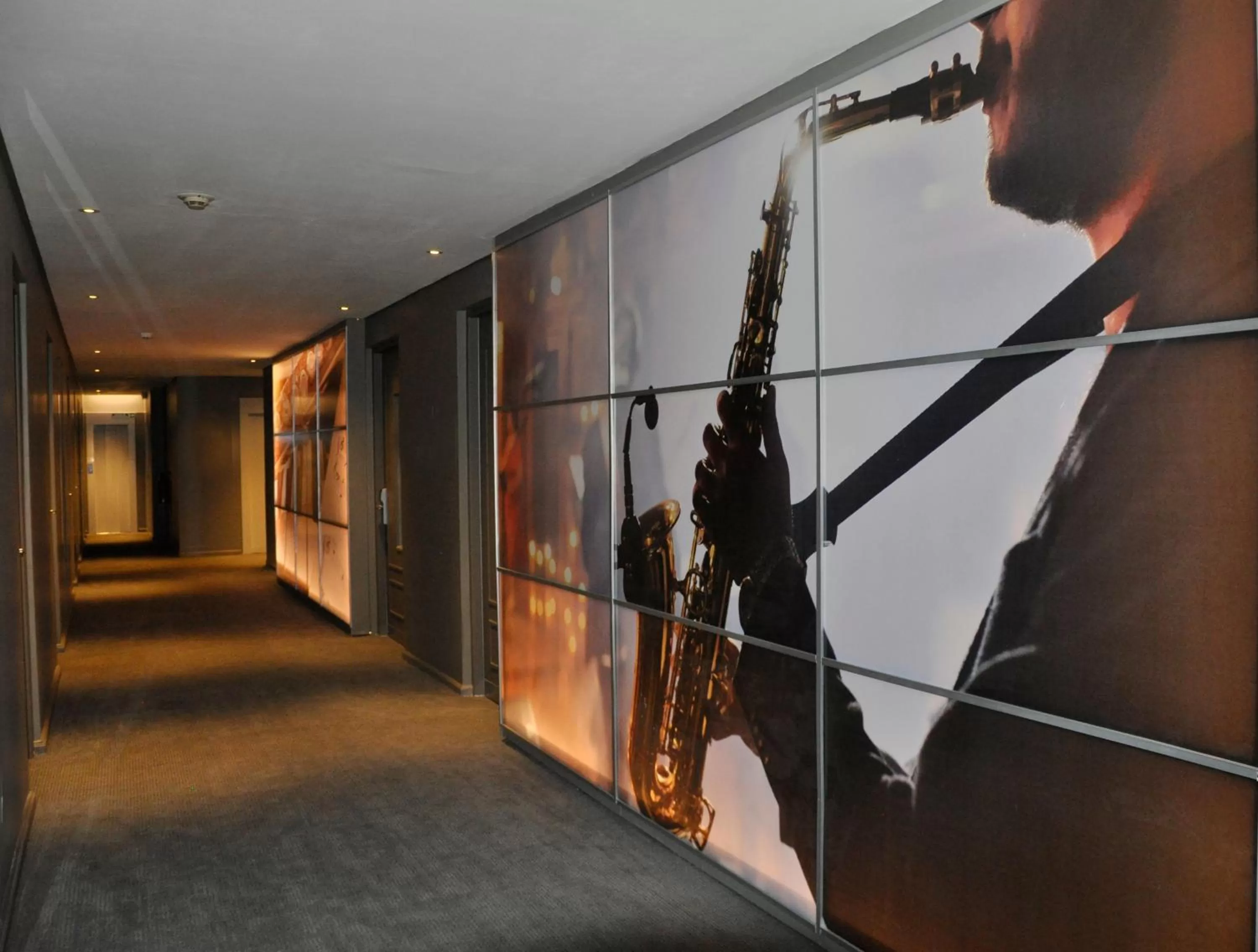 Area and facilities in Broadway Hotel & Suites