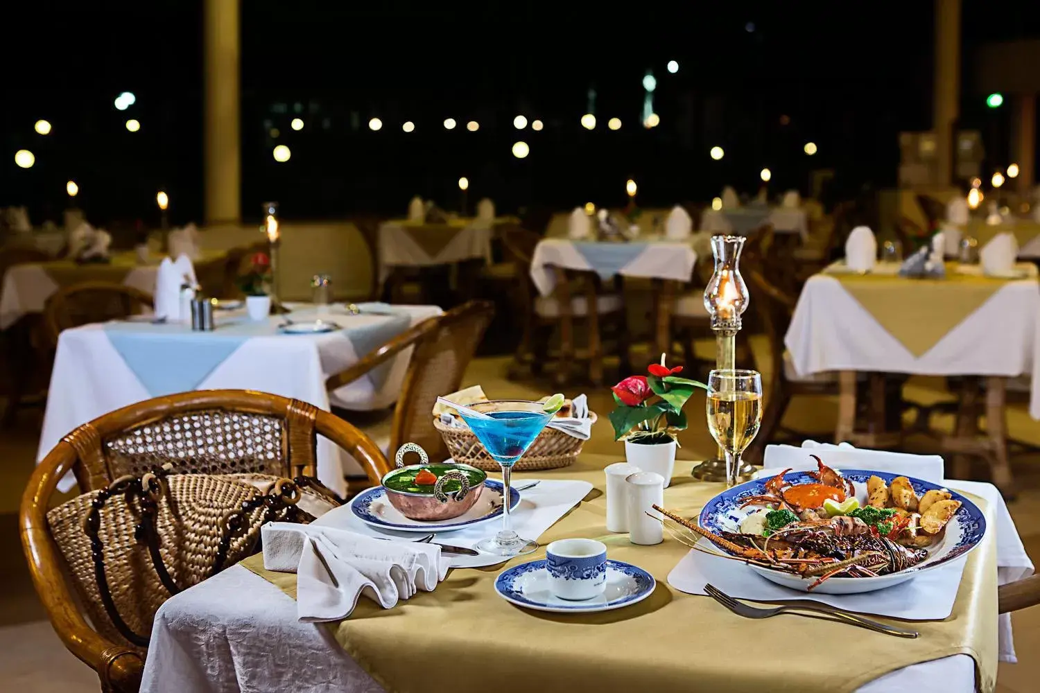 Restaurant/Places to Eat in Ideal Beach Resort