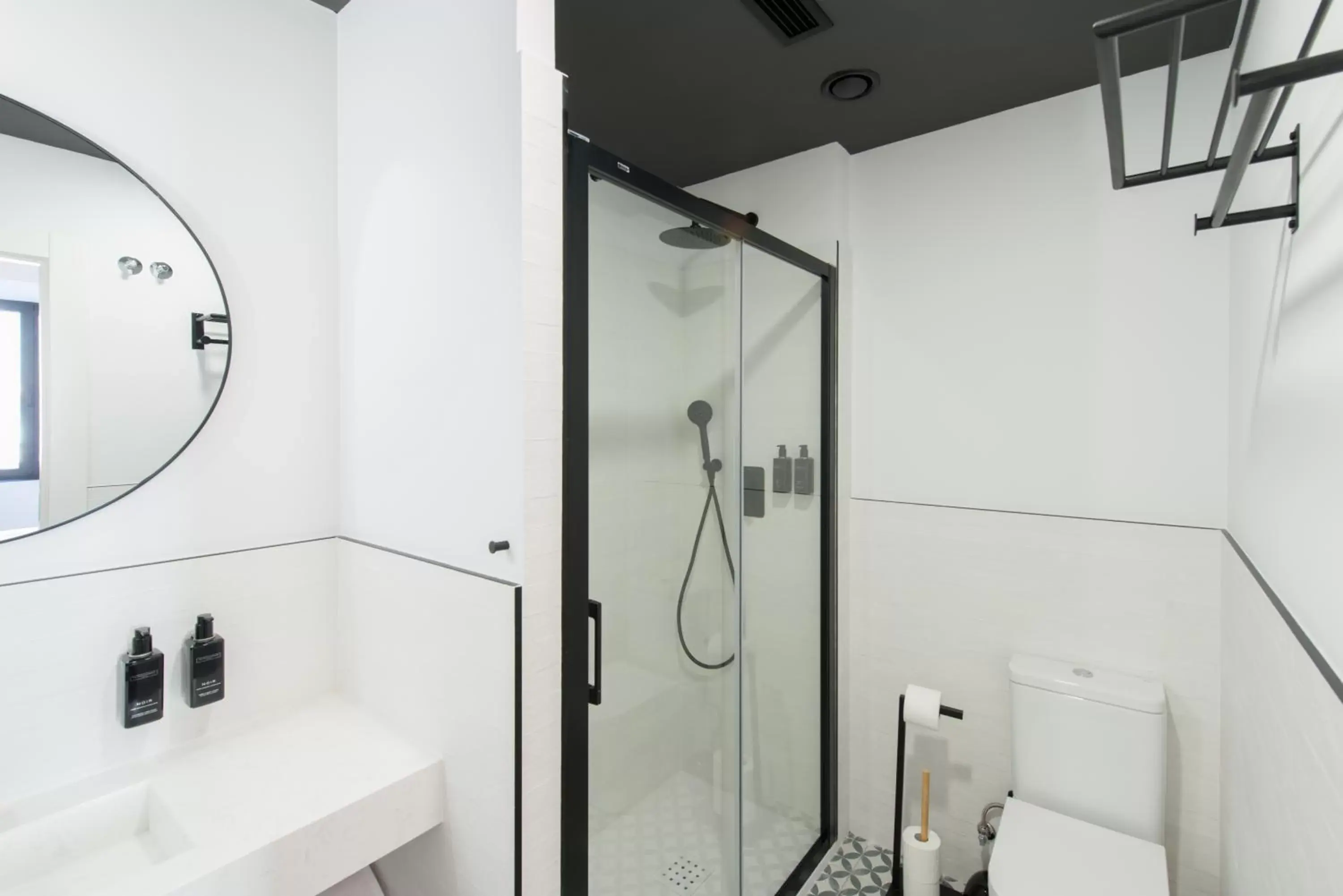 Bathroom in Santa Catalina Suites Gijón