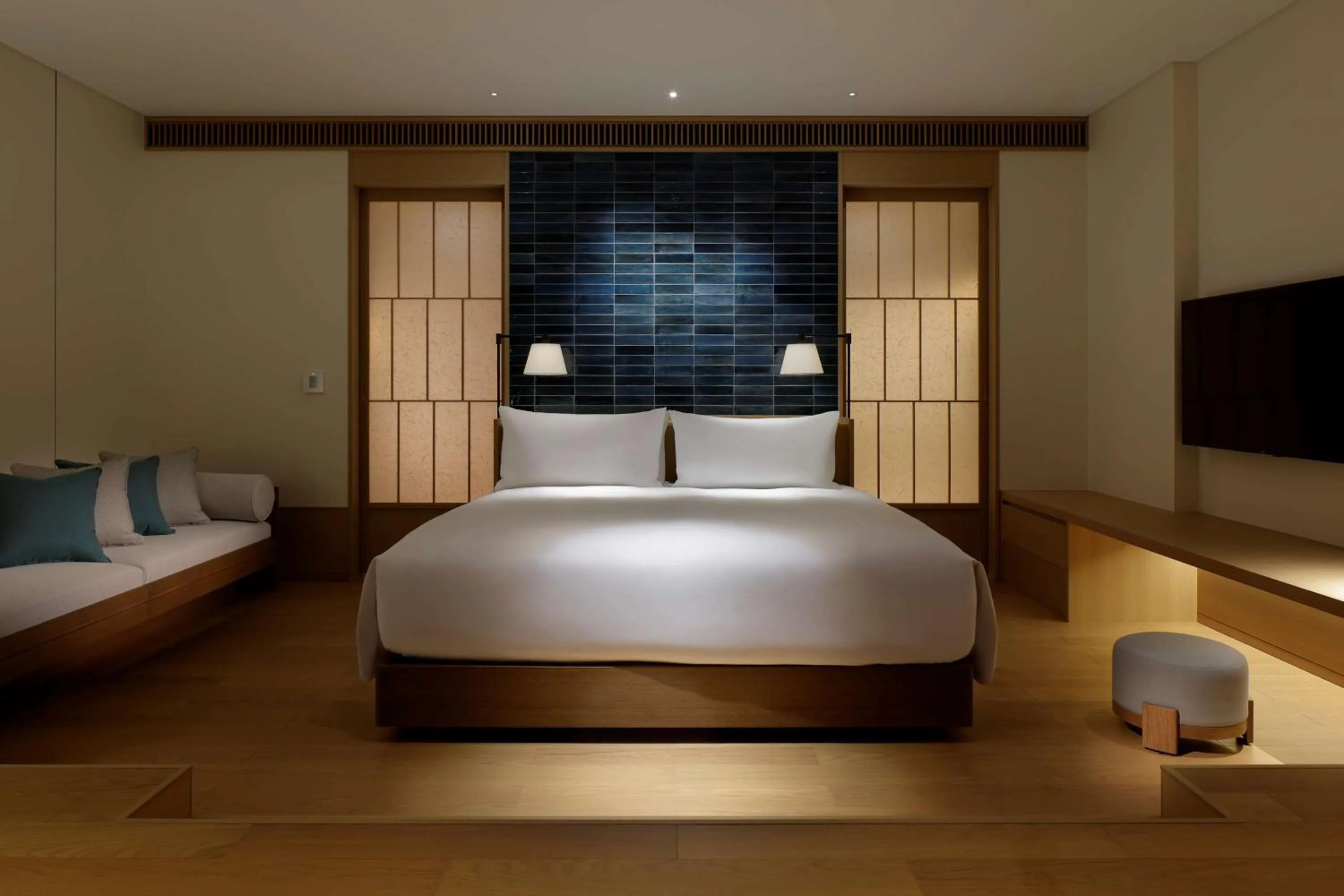 Bed in ROKU KYOTO, LXR Hotels & Resorts by Hilton