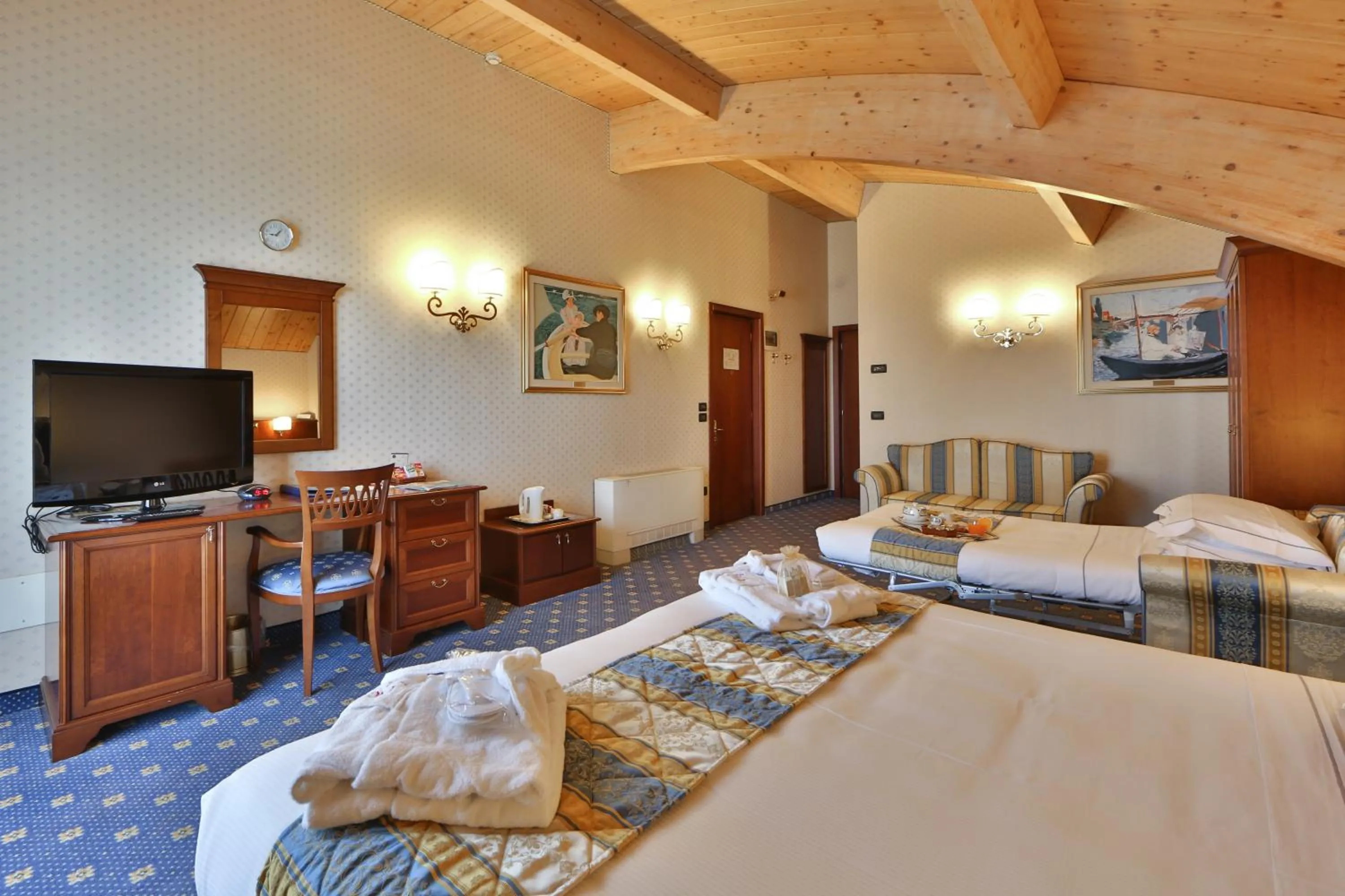 Bed in Best Western Classic Hotel