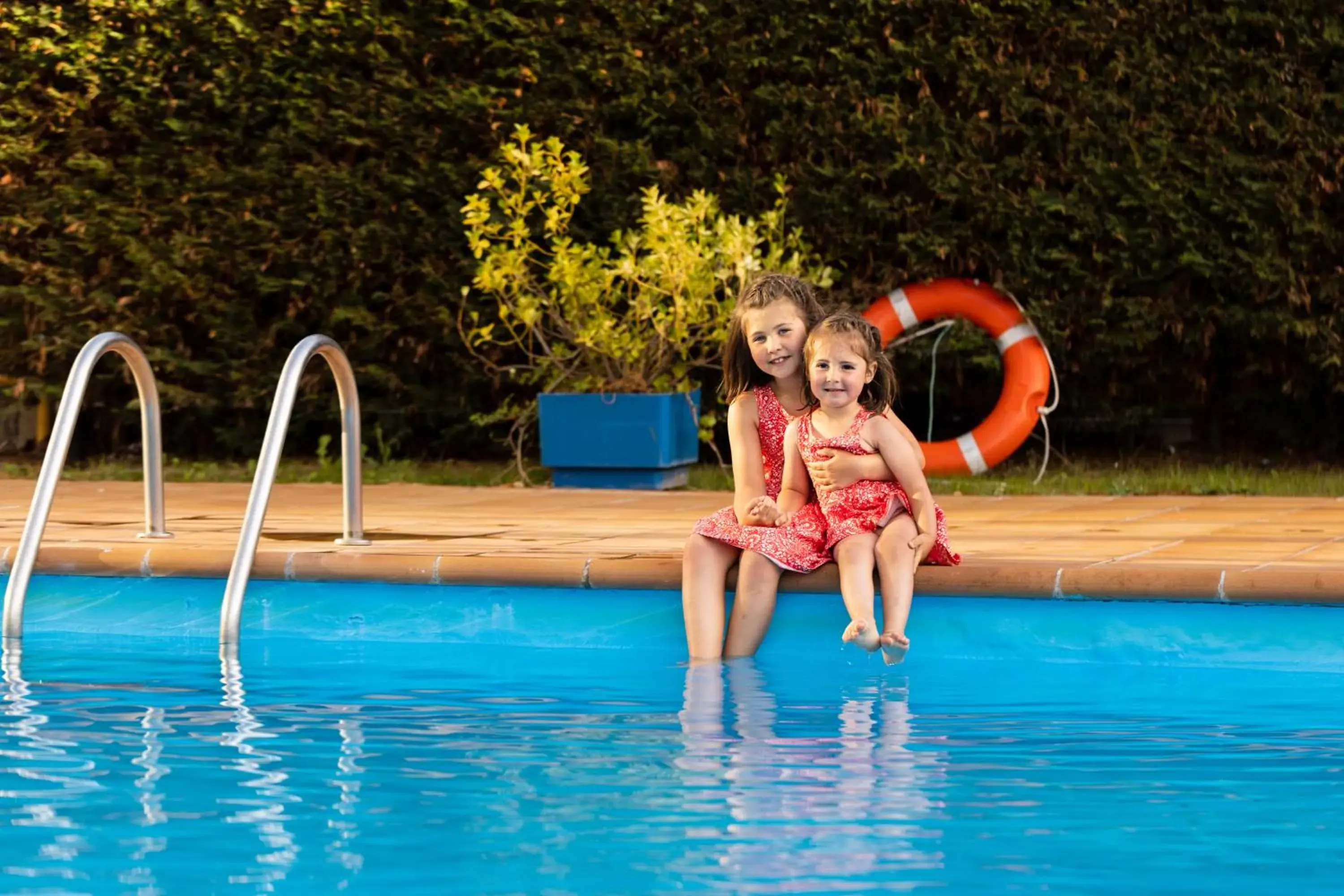 Swimming Pool in Hotel Oroel