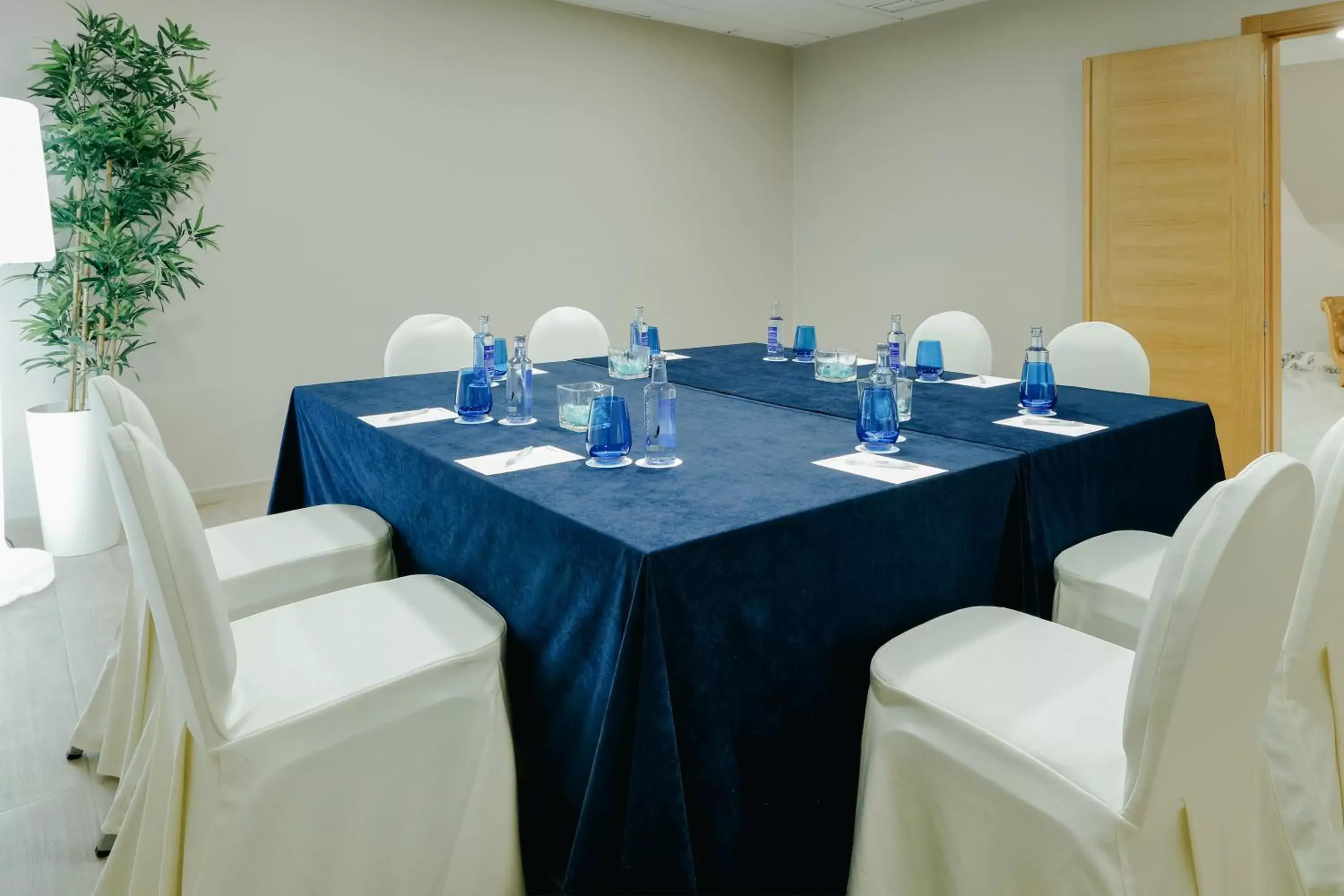 Meeting/conference room in Hesperia Vigo