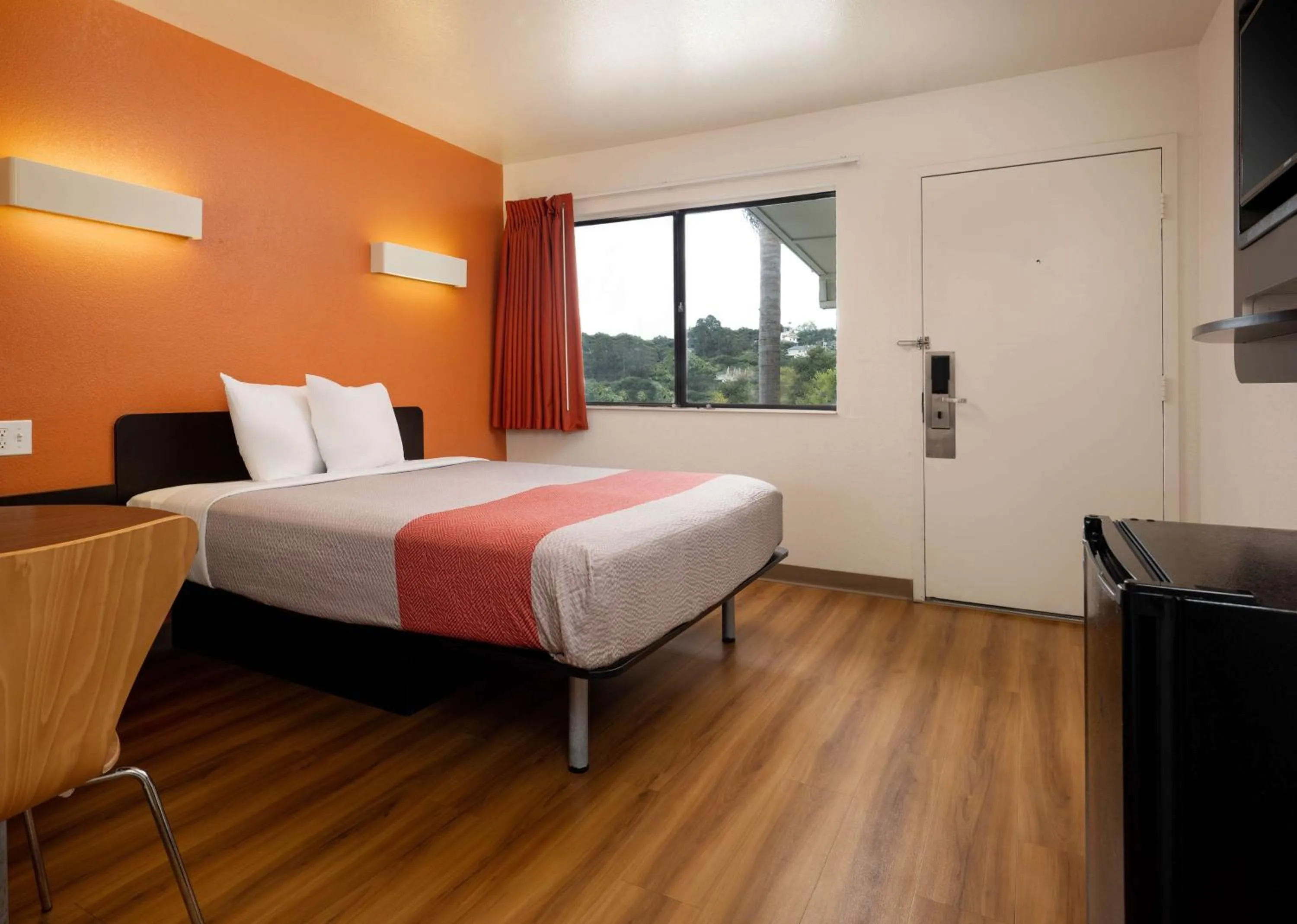 Beach, Bed in Motel 6-Pismo Beach, CA