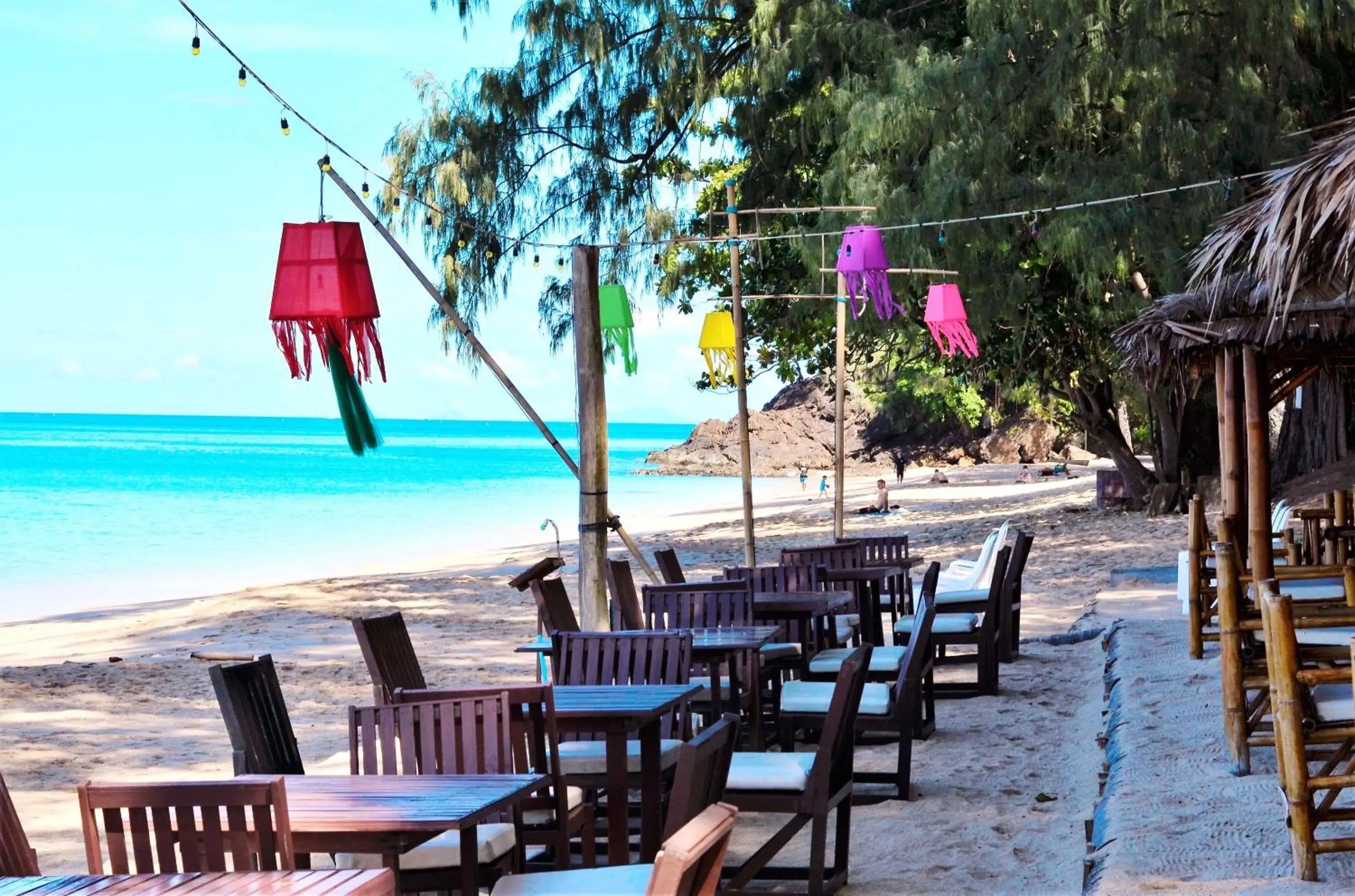 Restaurant/places to eat, Beach in Sayang Beach Resort Koh Lanta