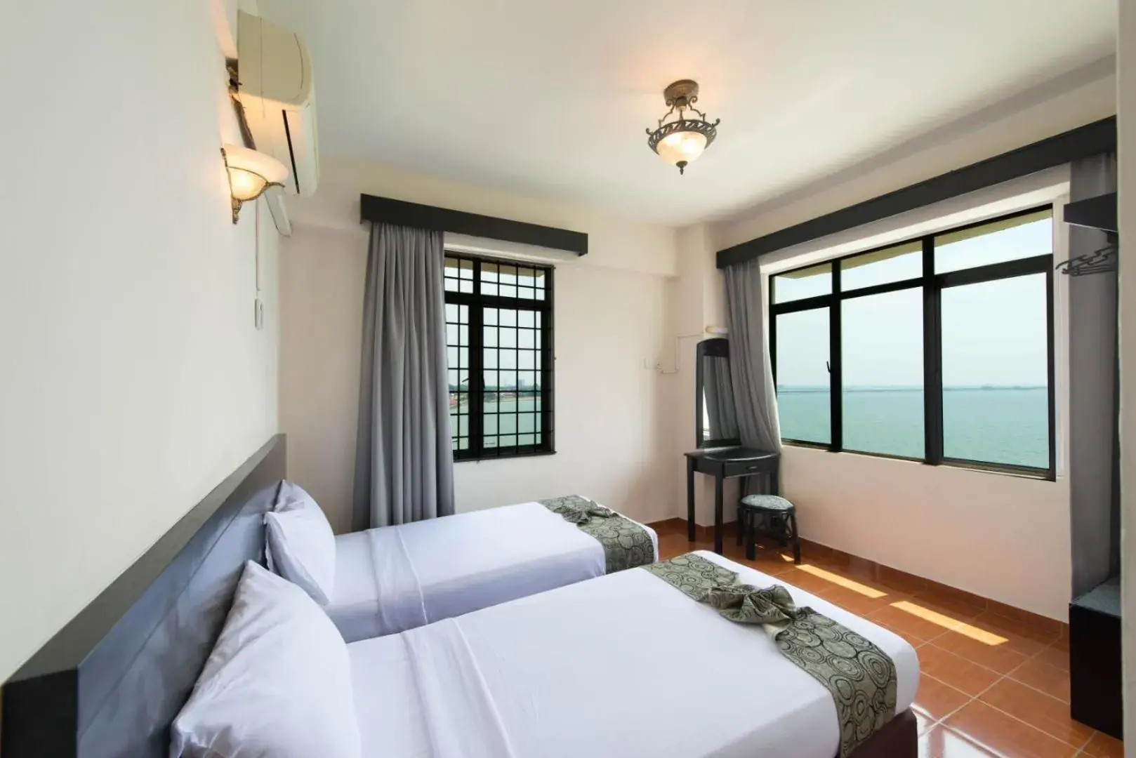 Bed in Glory Beach Resort