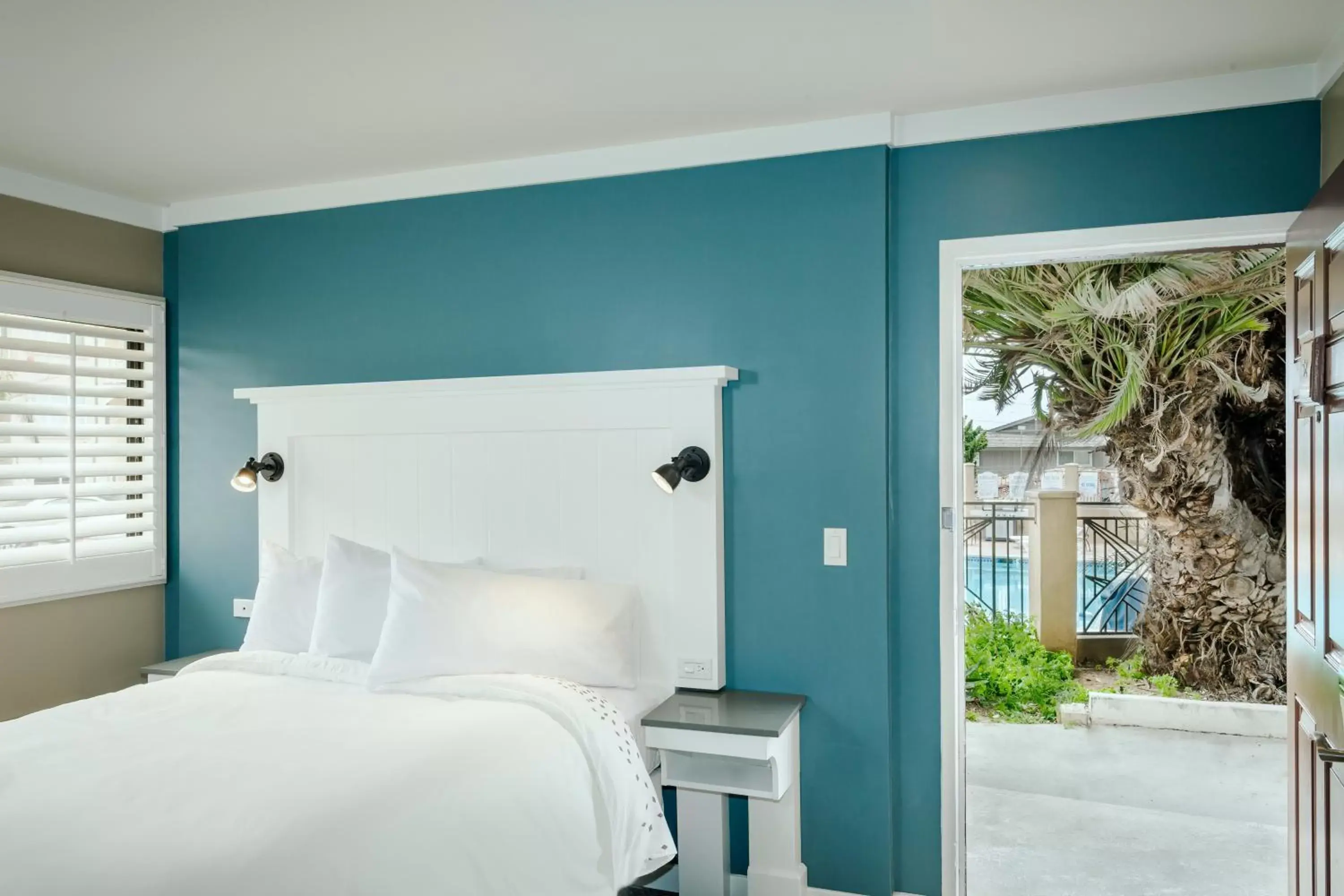 Bedroom, Bed in Pacific Shores Inn Bedroom, Bed in Pacific Shores Inn