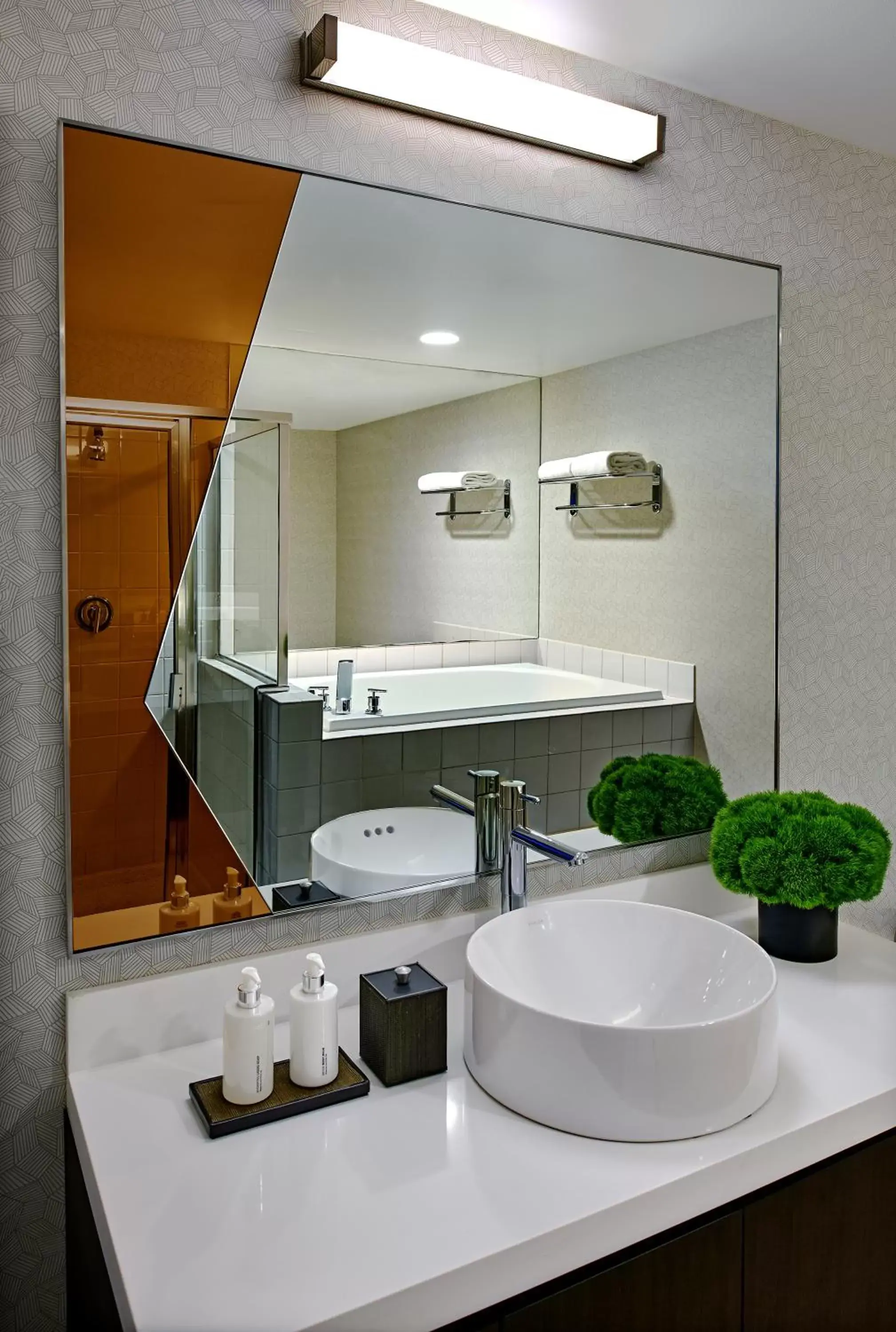 Bathroom in Hotel Zelos San Francisco