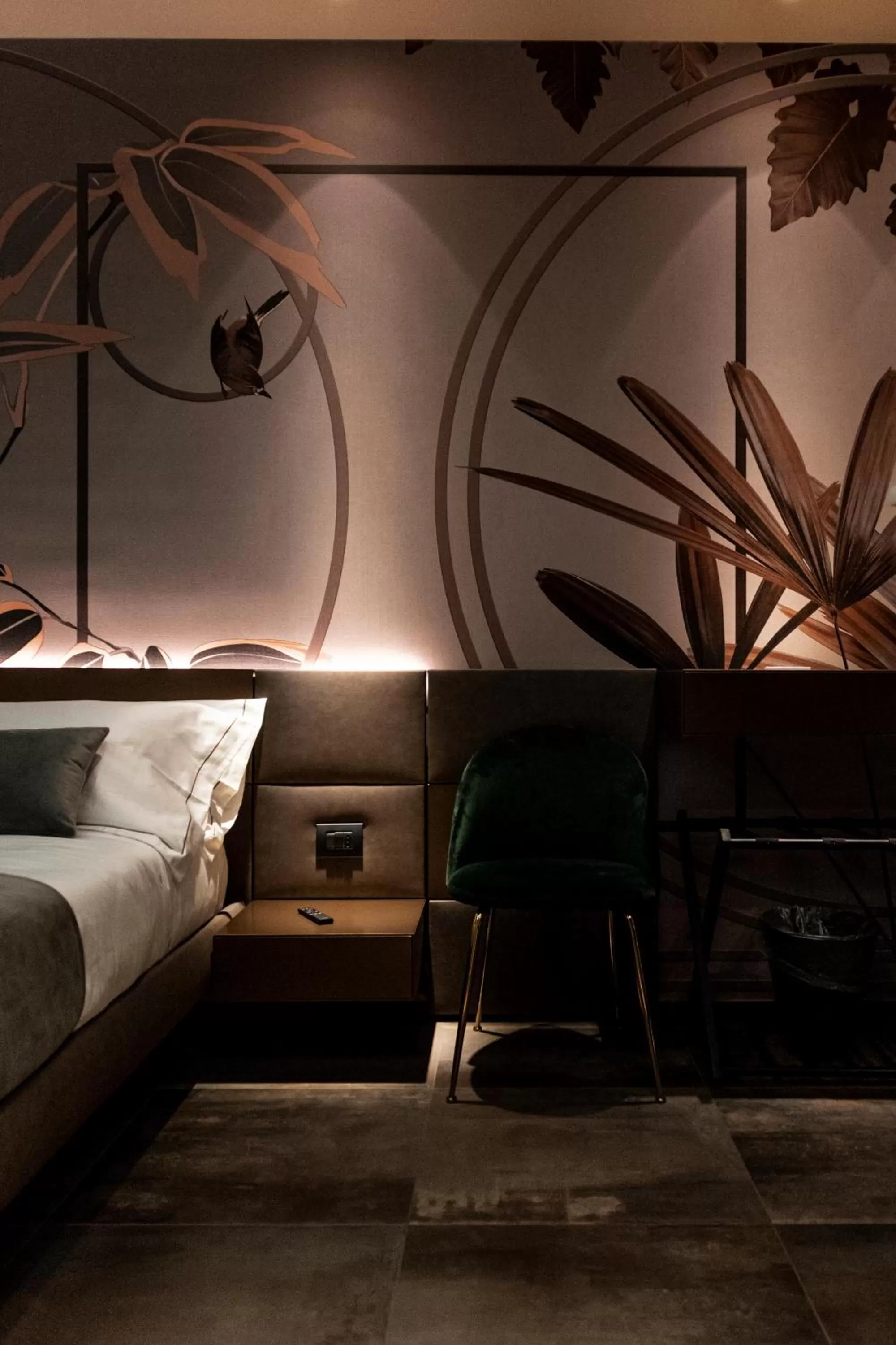 Bed, Seating Area in Trèscharme