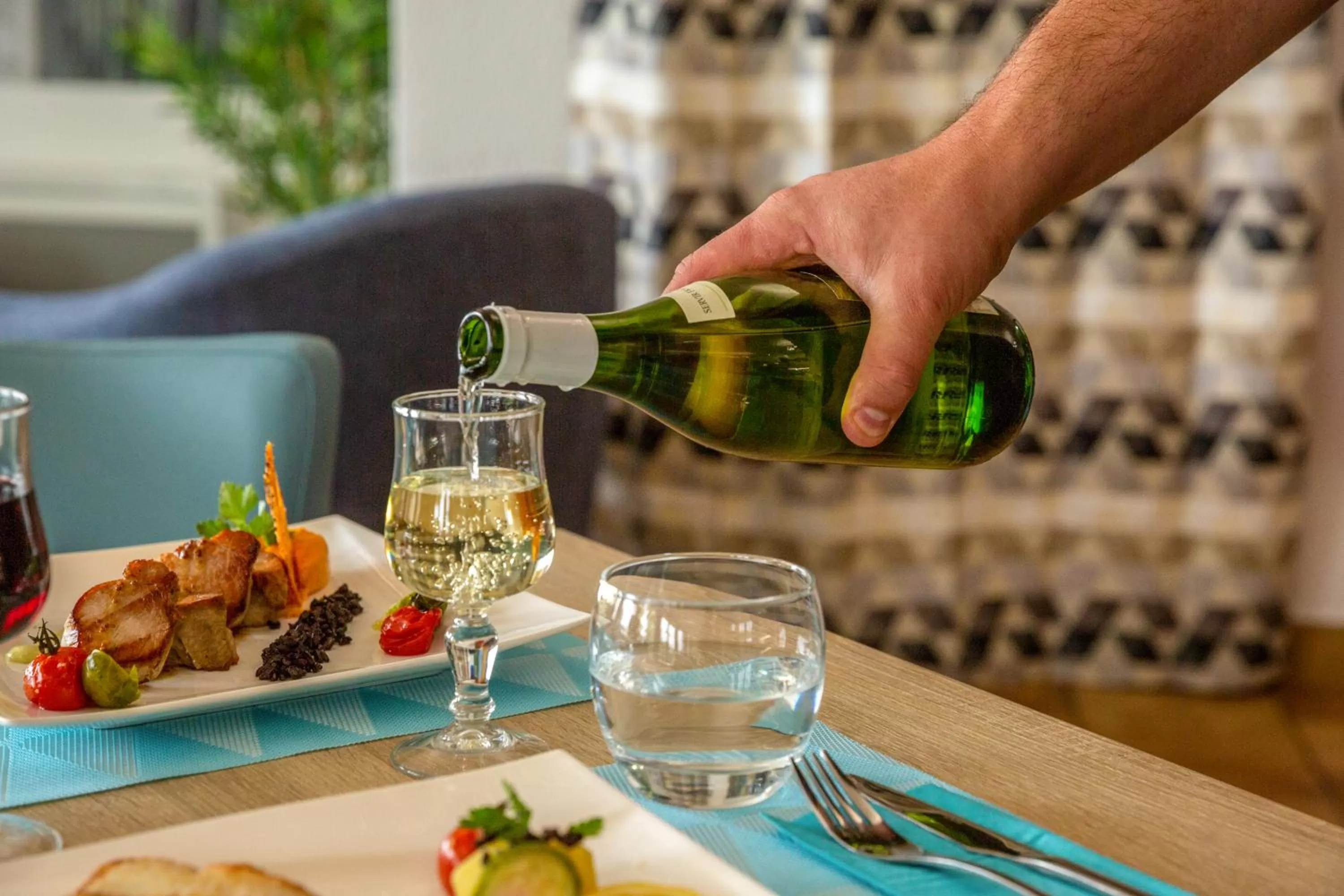 Drinks in Brit Hotel Confort Amiens