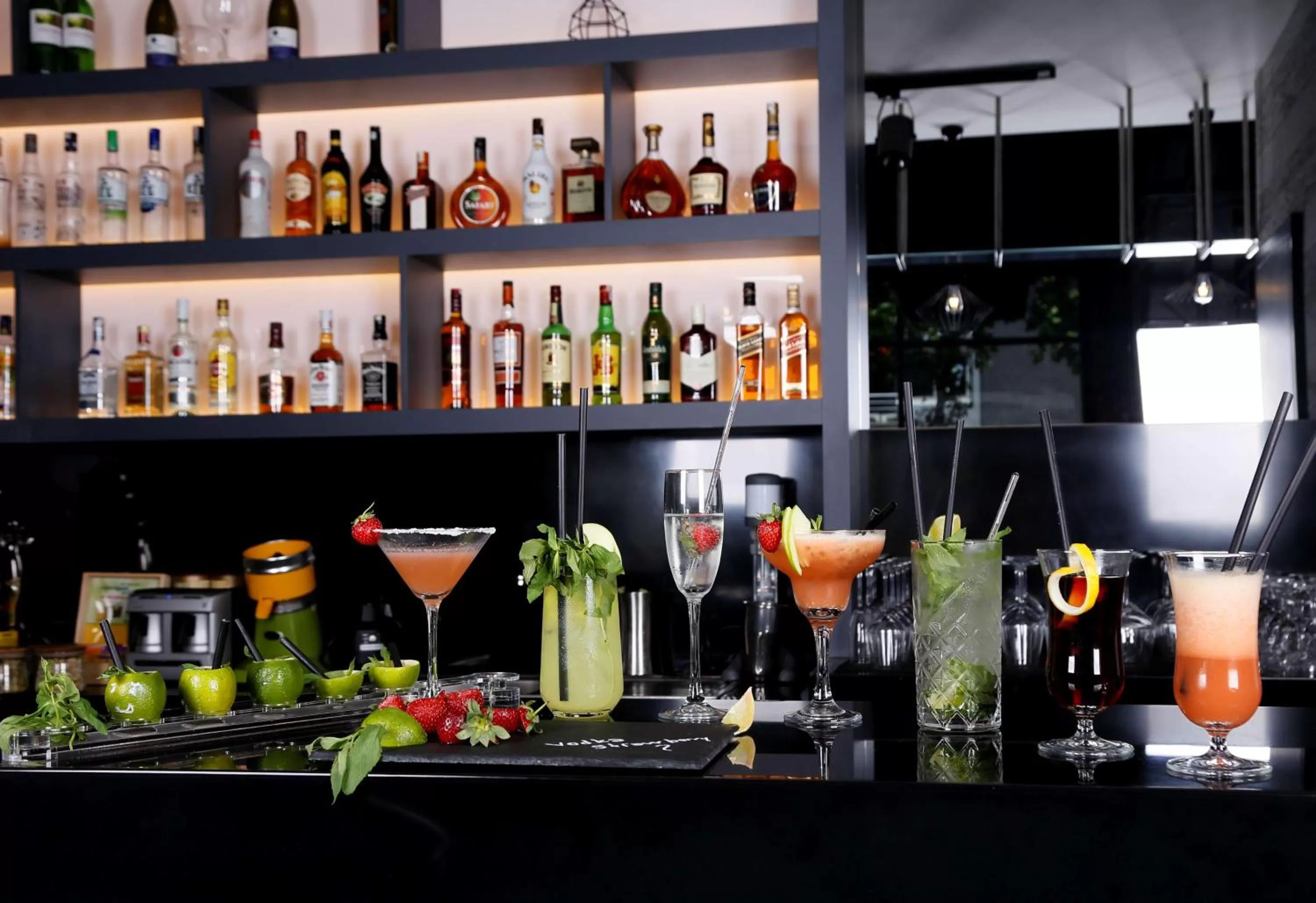 Lounge or bar in Park Inn by Radisson Izmir
