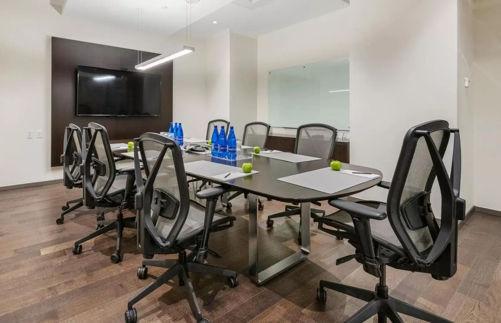 Meeting/conference room in reStays Ottawa