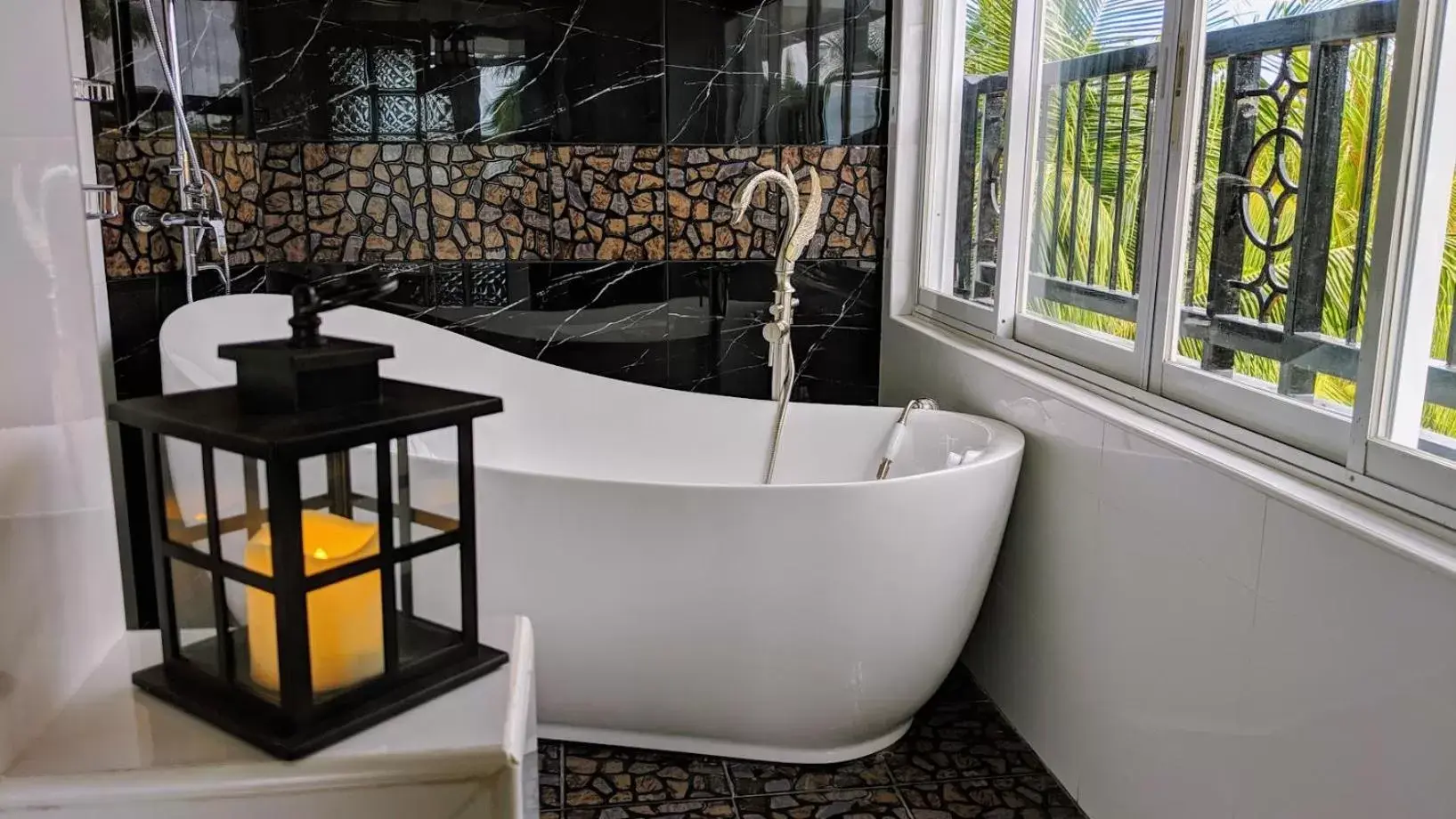 Property building in Bohol South Beach Hotel Property building in Bohol South Beach Hotel