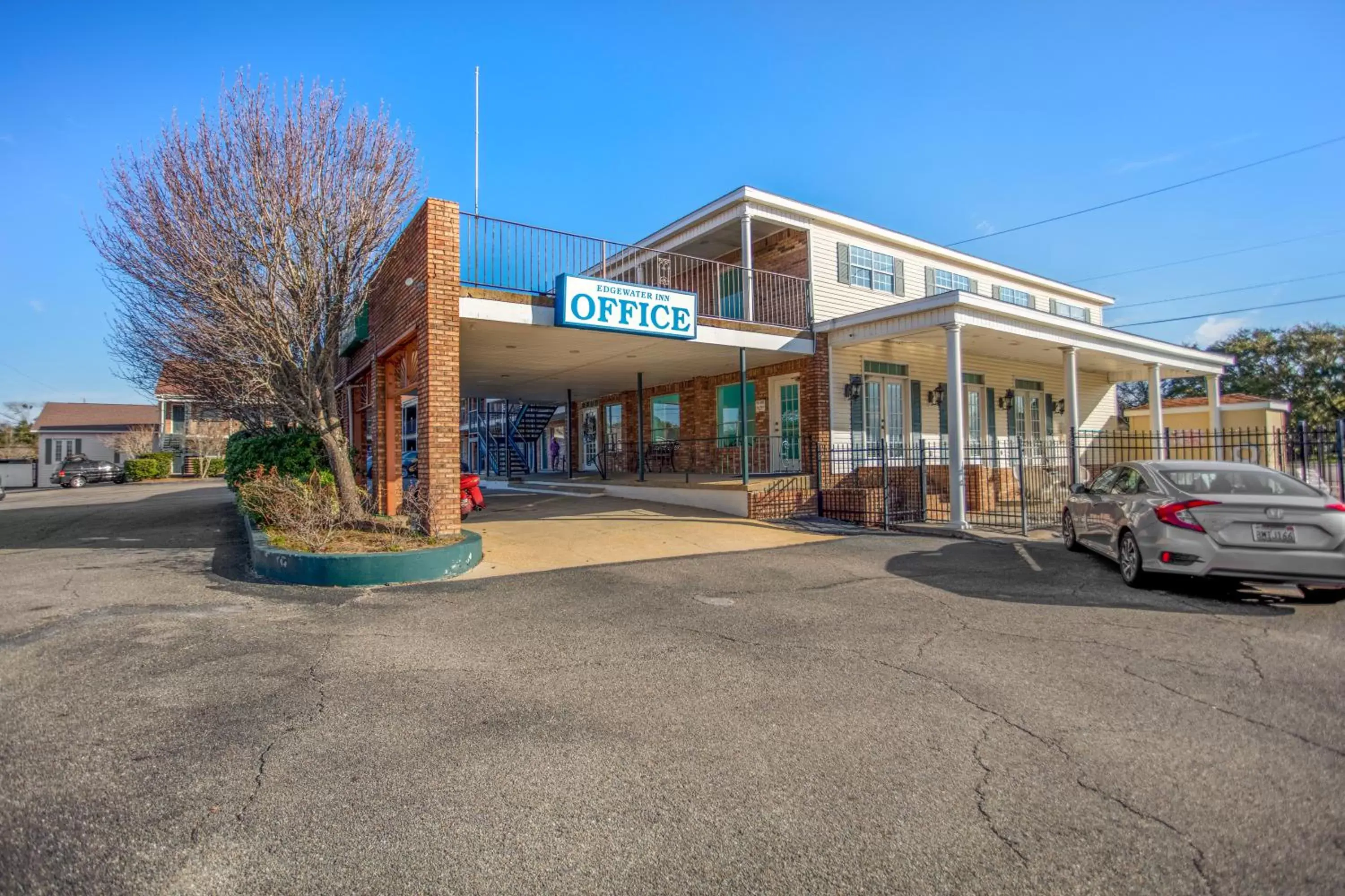 Property Building in Edgewater Inn - Biloxi Beach