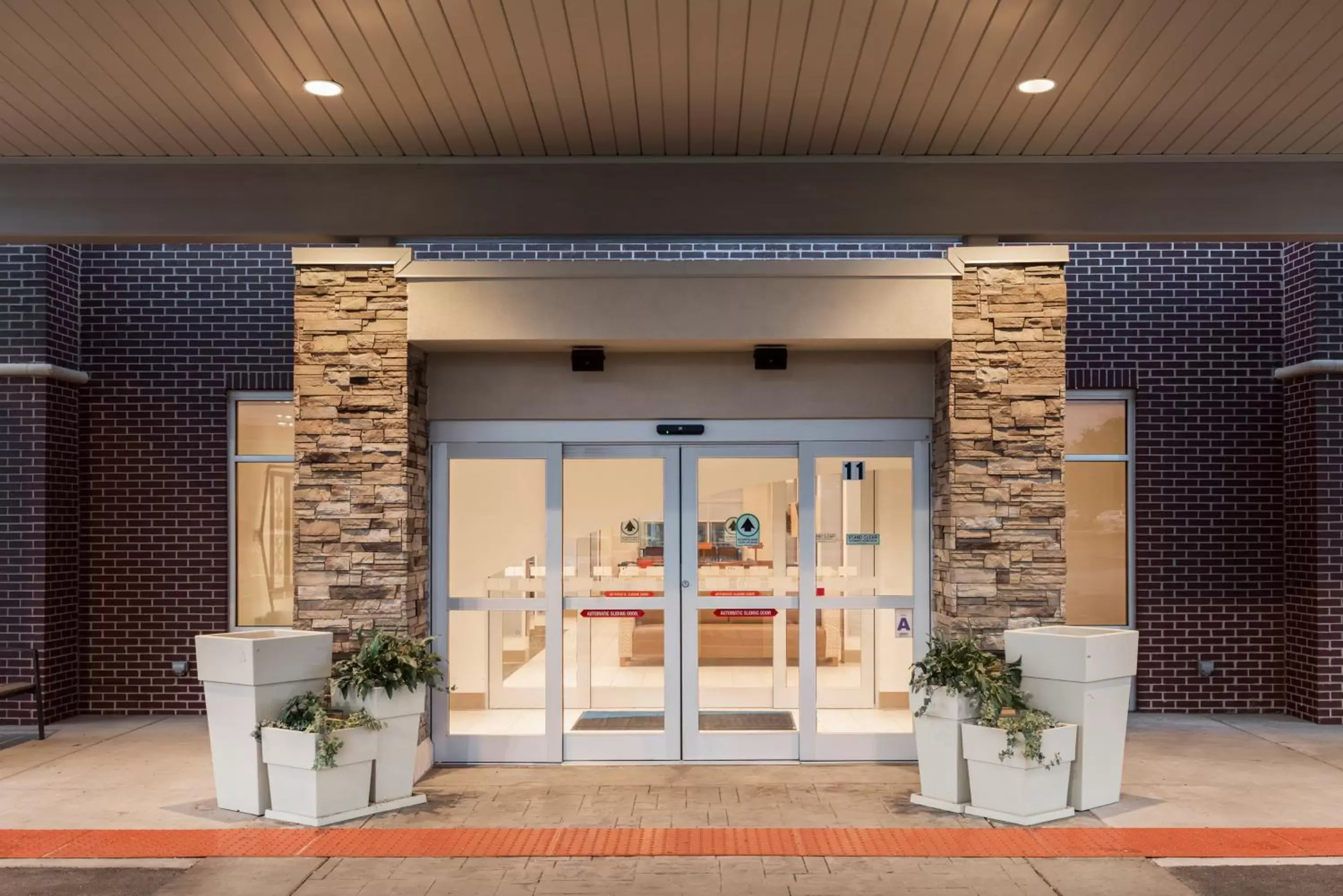 Property building in Holiday Inn Express & Suites St. Louis - Chesterfield, an IHG Hotel