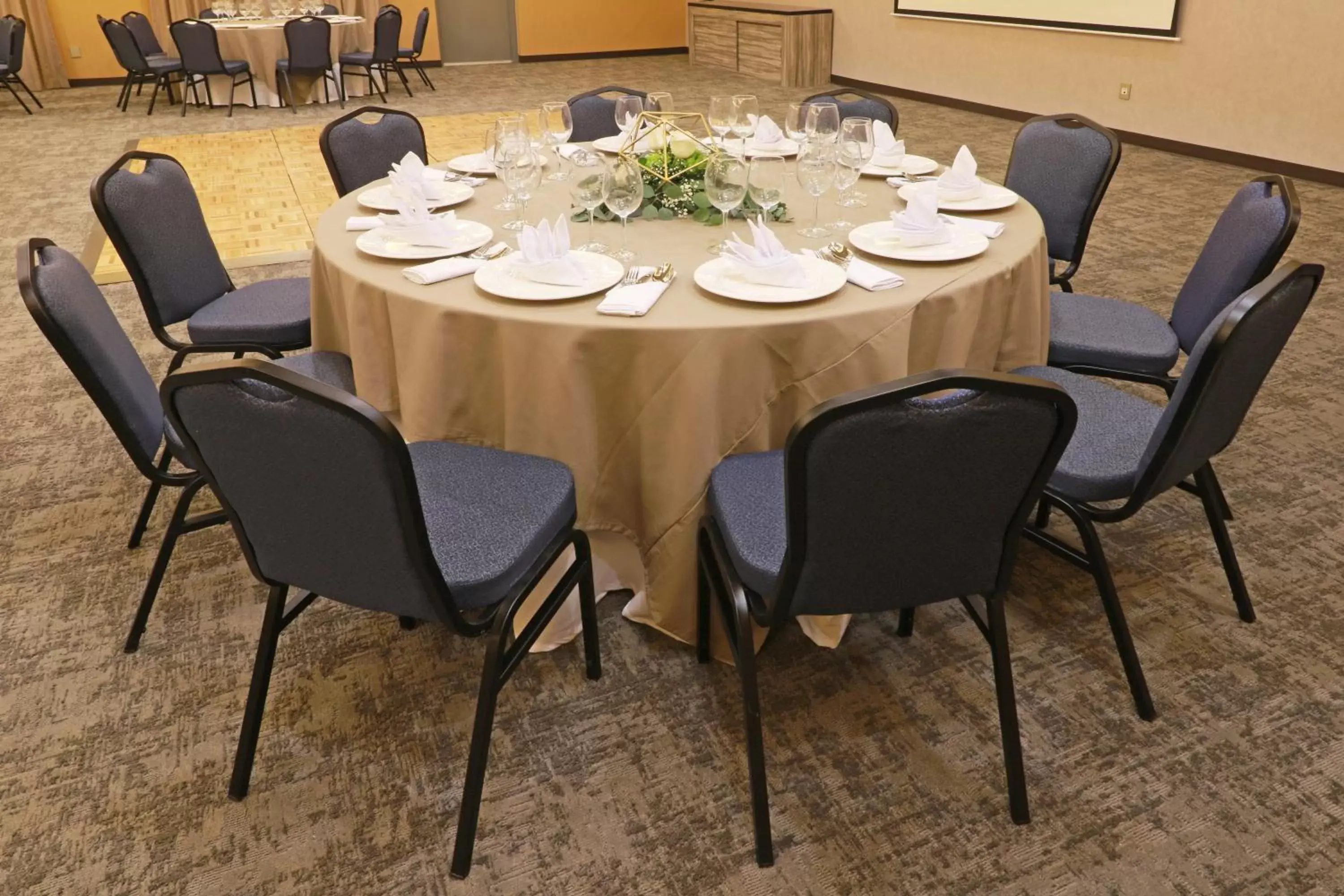 Meeting/conference room, Restaurant/Places to Eat in Holiday Inn - Ciudad Juarez, an IHG Hotel