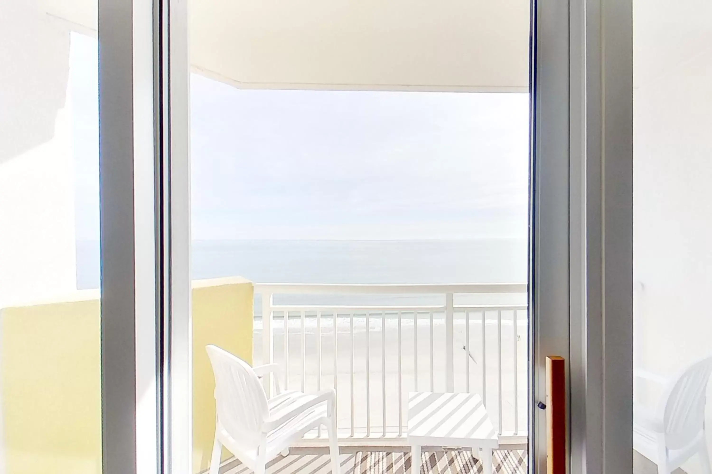 Balcony/Terrace in Bay Watch Resort & Conference Center