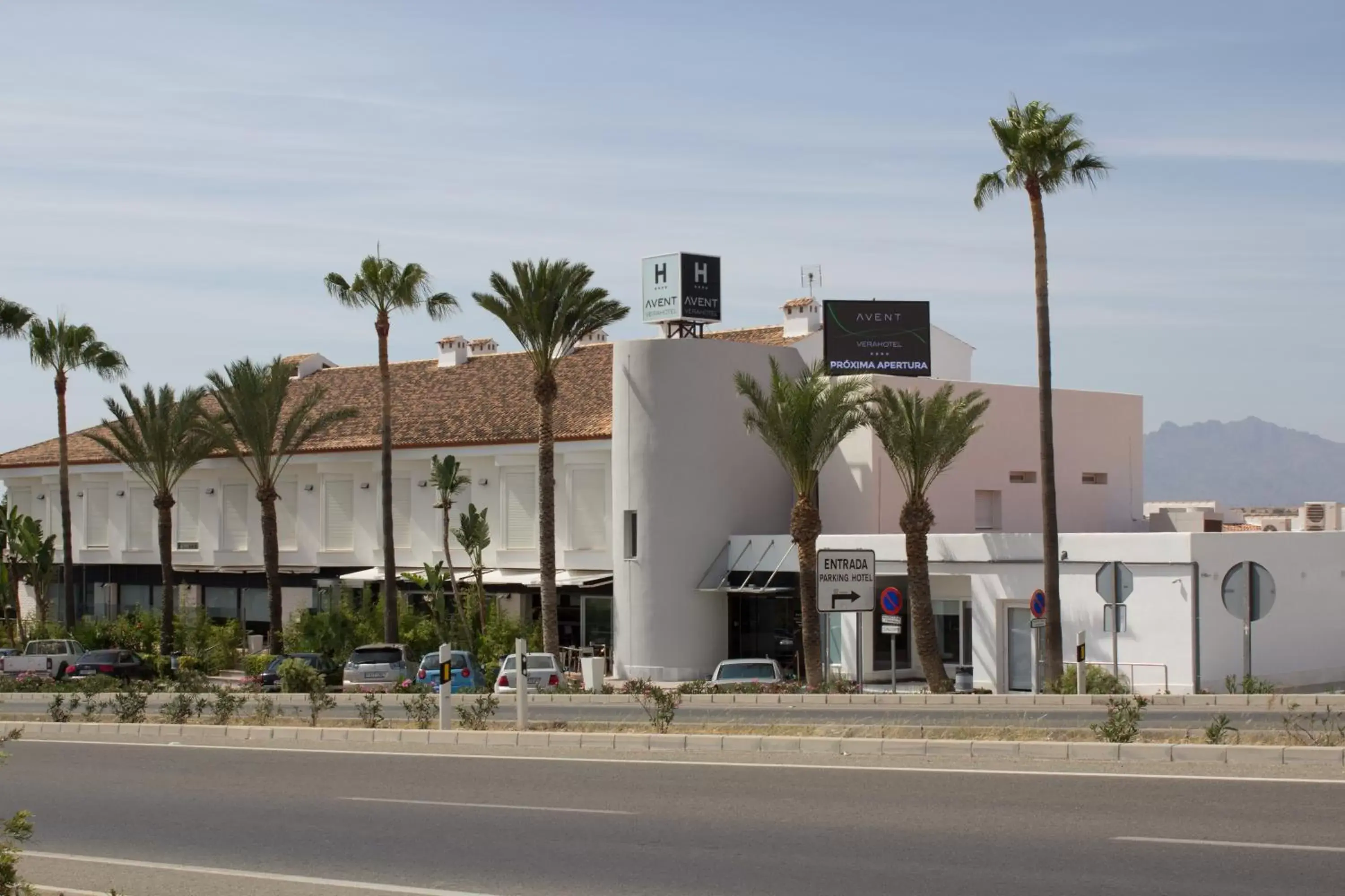 Facade/entrance, Property Building in Avent Verahotel