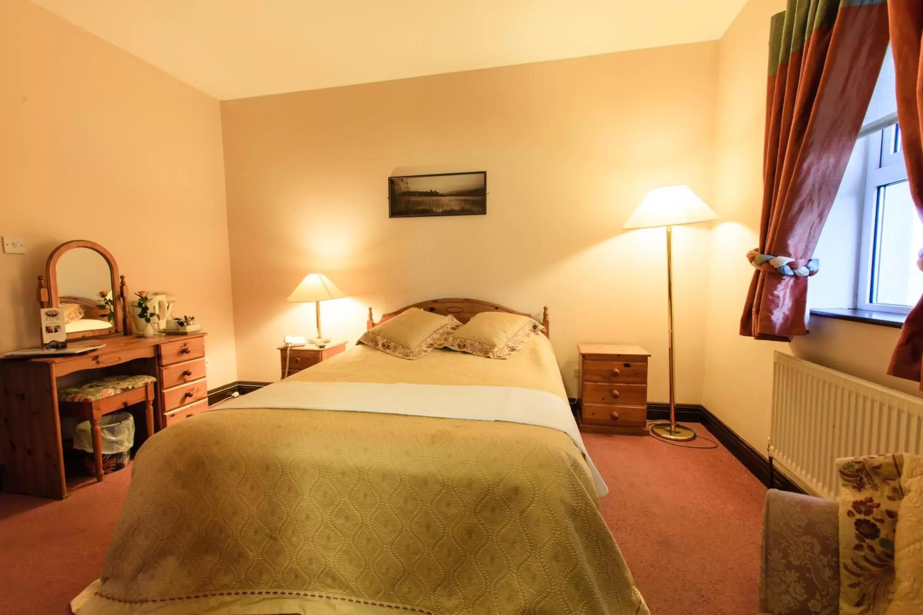 Day, Bed in The Yeats County Inn Hotel