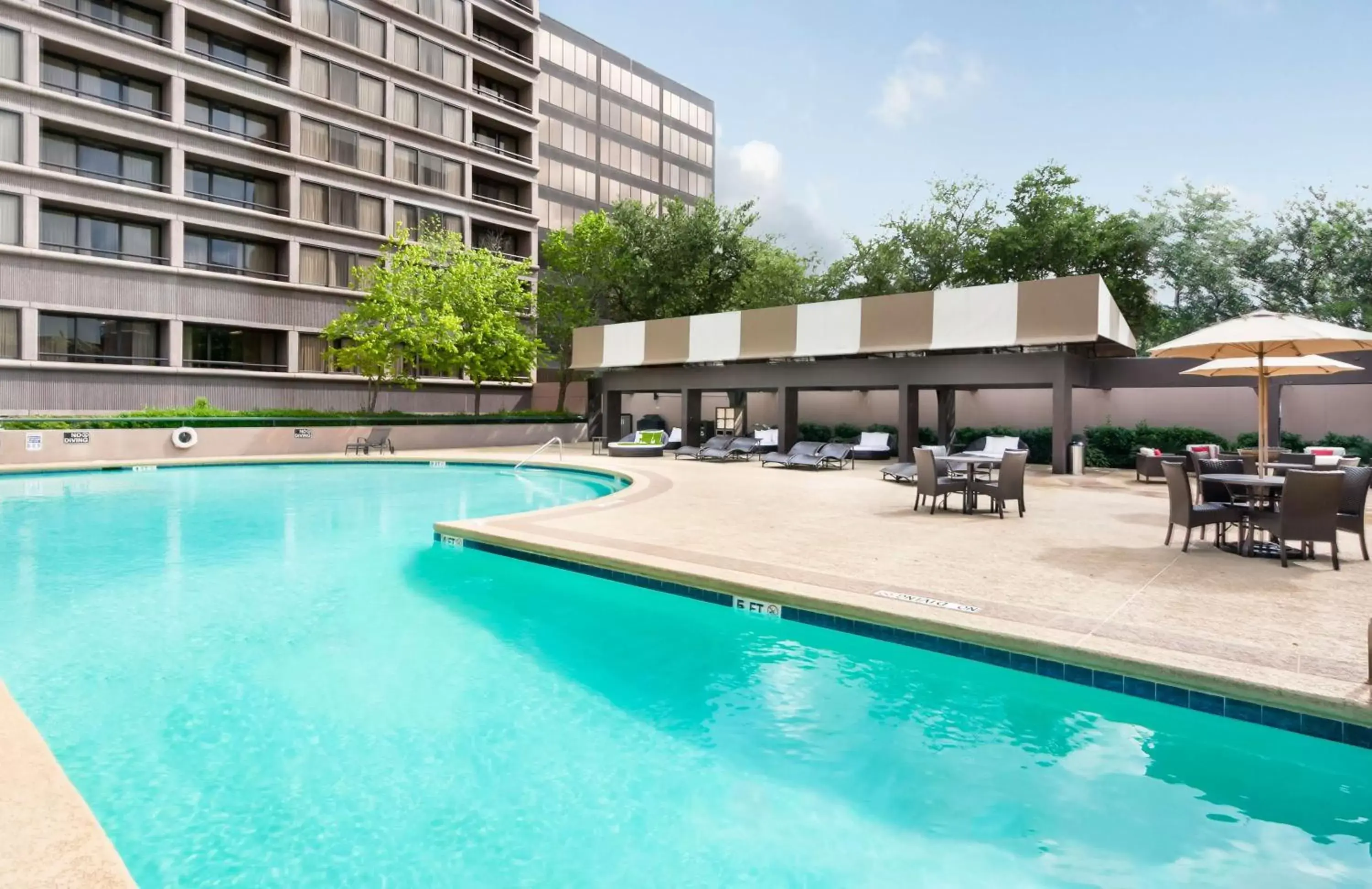 Pool view, Swimming Pool in DoubleTree by Hilton Hotel & Suites Houston by the Galleria