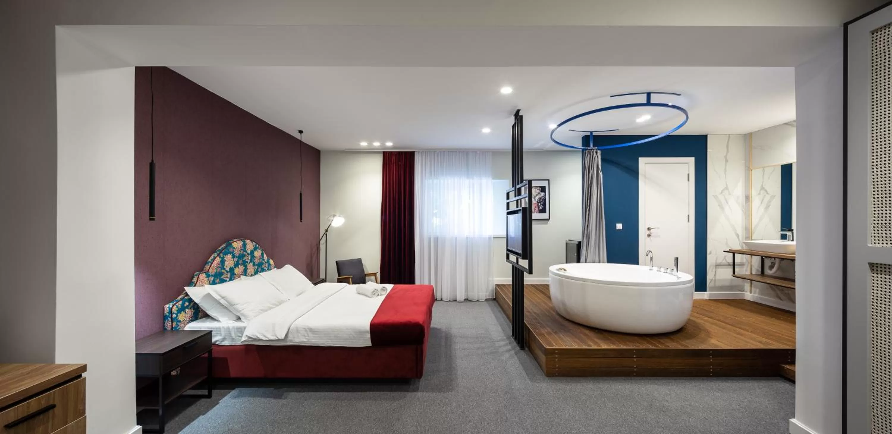 Bathroom, Bed in Hotel Bohemian Garni - Skadarlija