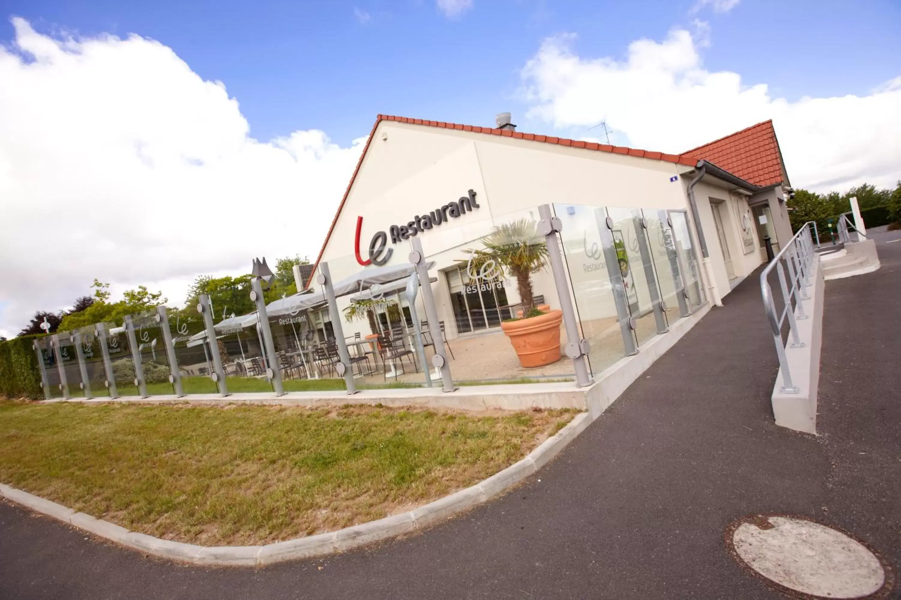 Facade/entrance, Property Building in Campanile Gueret