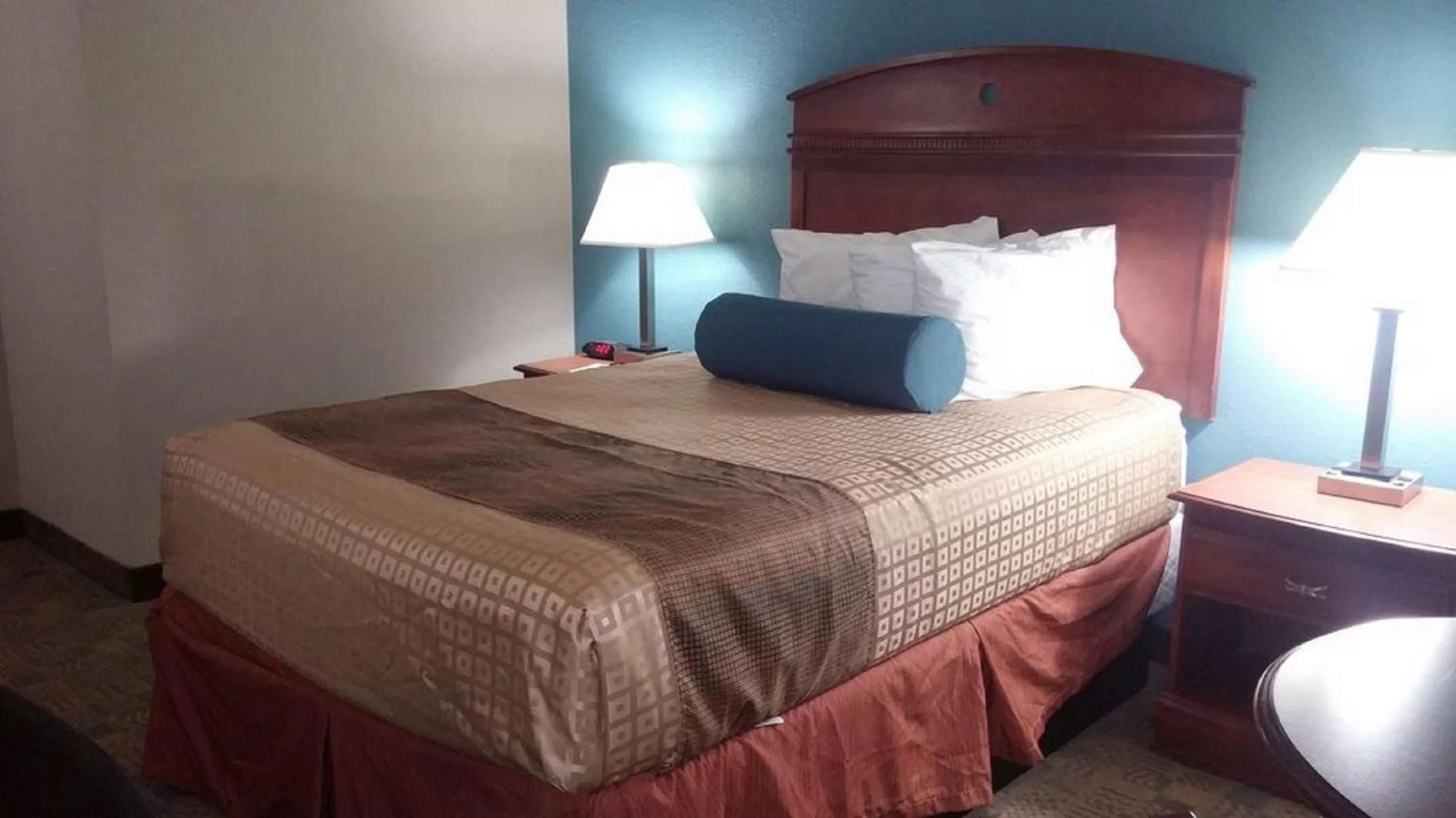 Single Room - Disability Access in Days Inn by Wyndham Englewood Dayton Airport