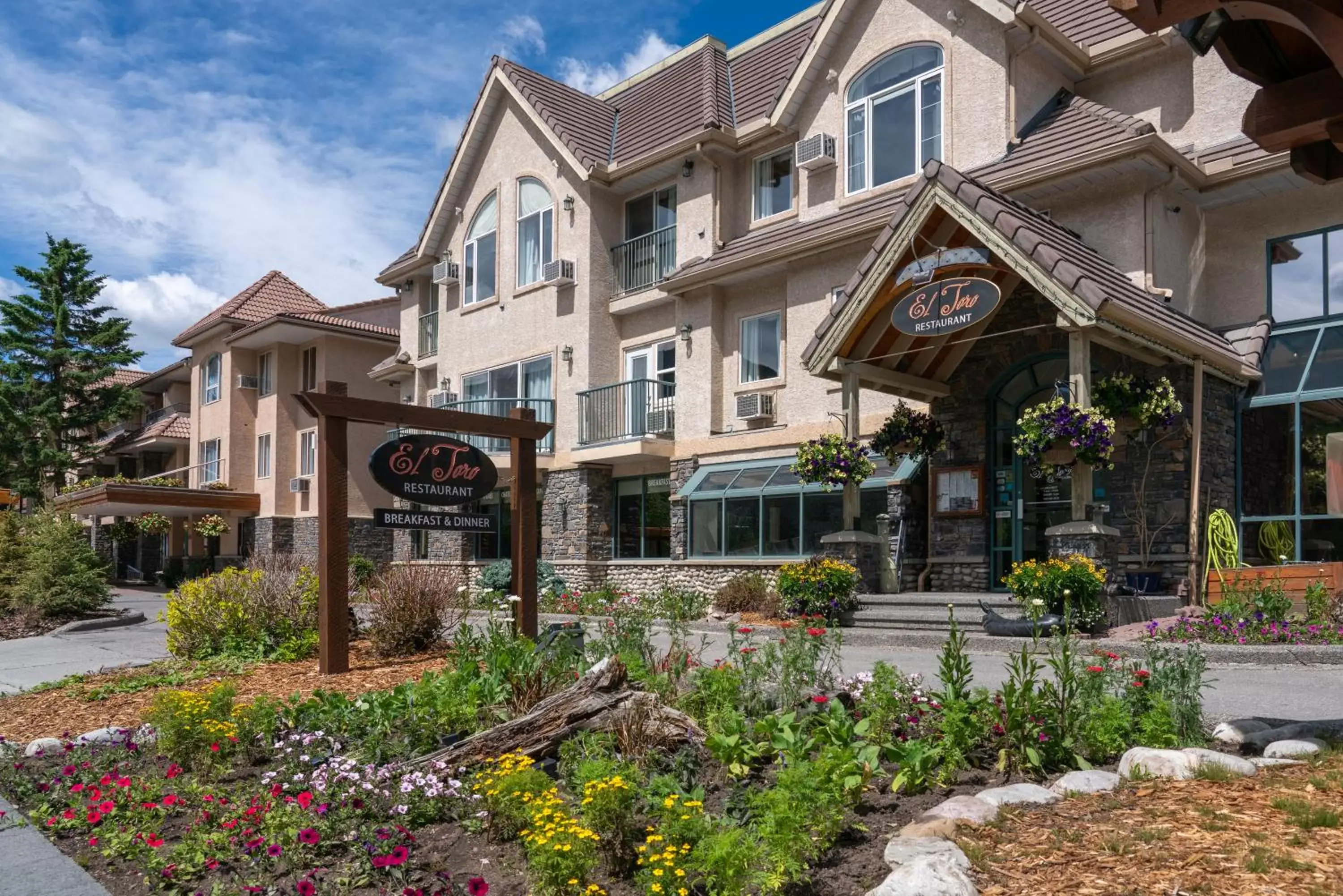 Property Building in Irwin's Mountain Inn